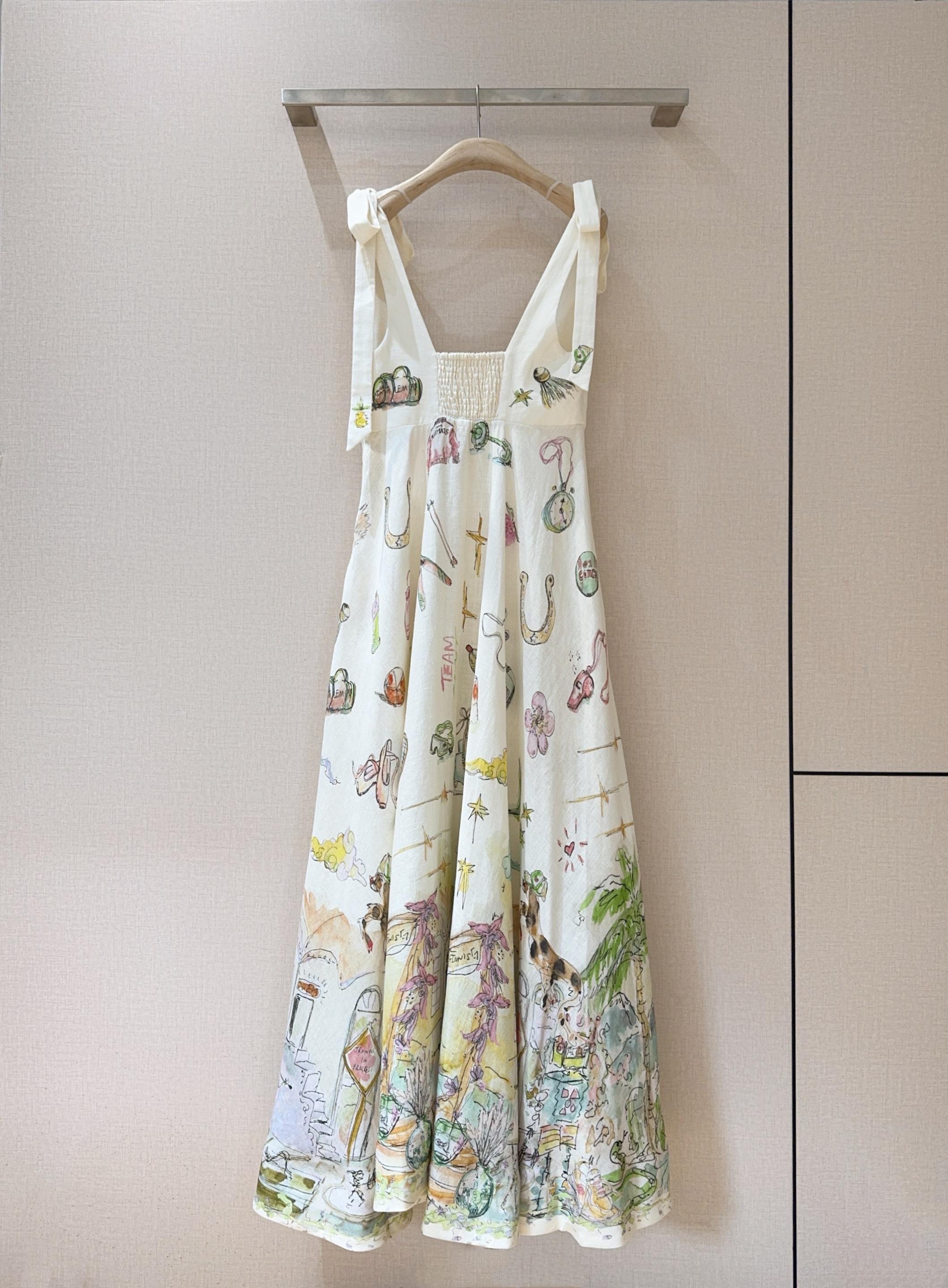 ALEMAI*S新品推荐🆕❤️……一袭米白亚麻用料吊带印花长裙手绘图案灵动洒落，似把夏日童话穿在身上，肩