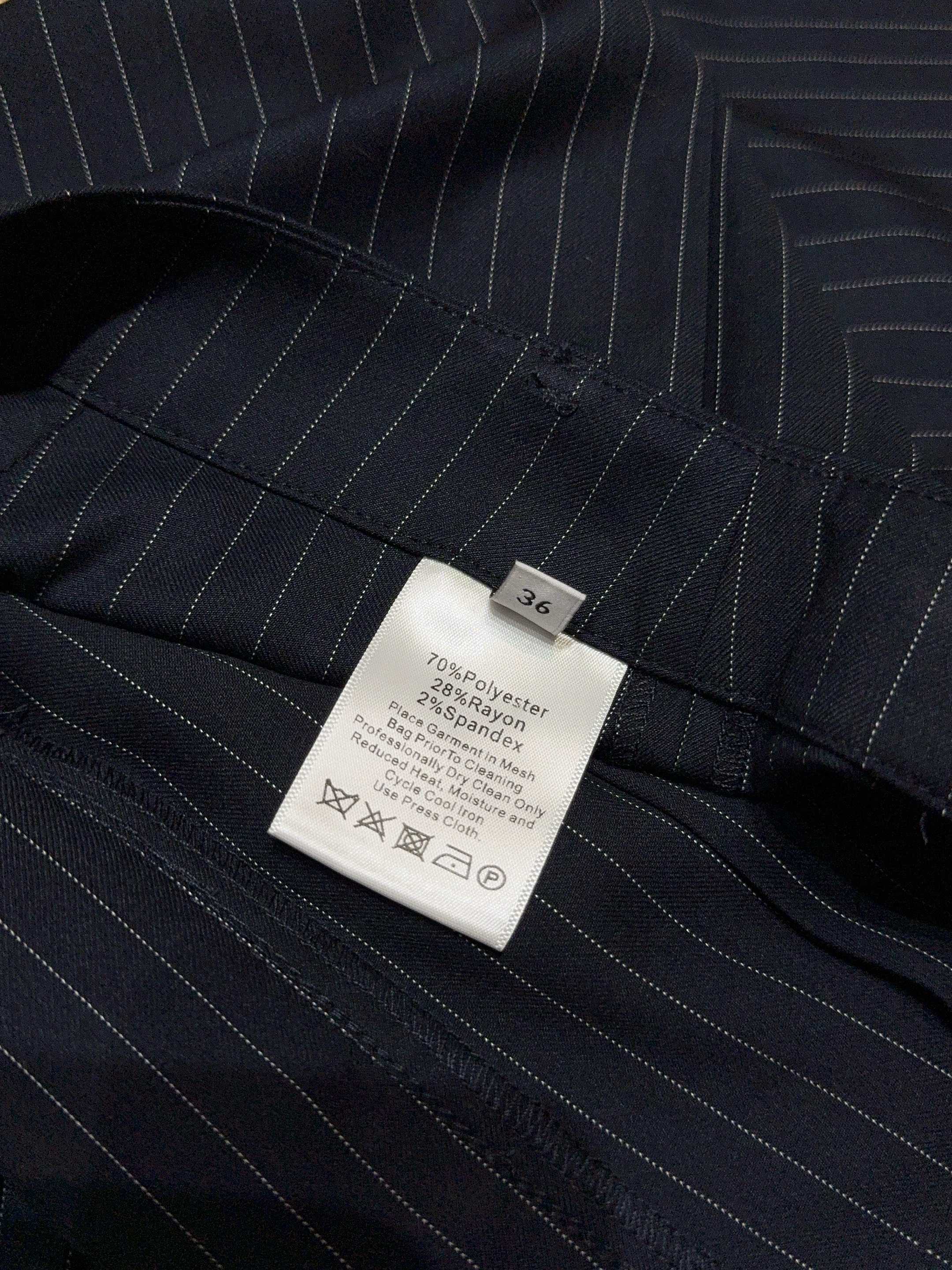 Tanya Tayl*o*r 2026早春新品推荐藏青条纹阔腿裤，选用混纺舒适面料制成，利落剪裁搭别致口