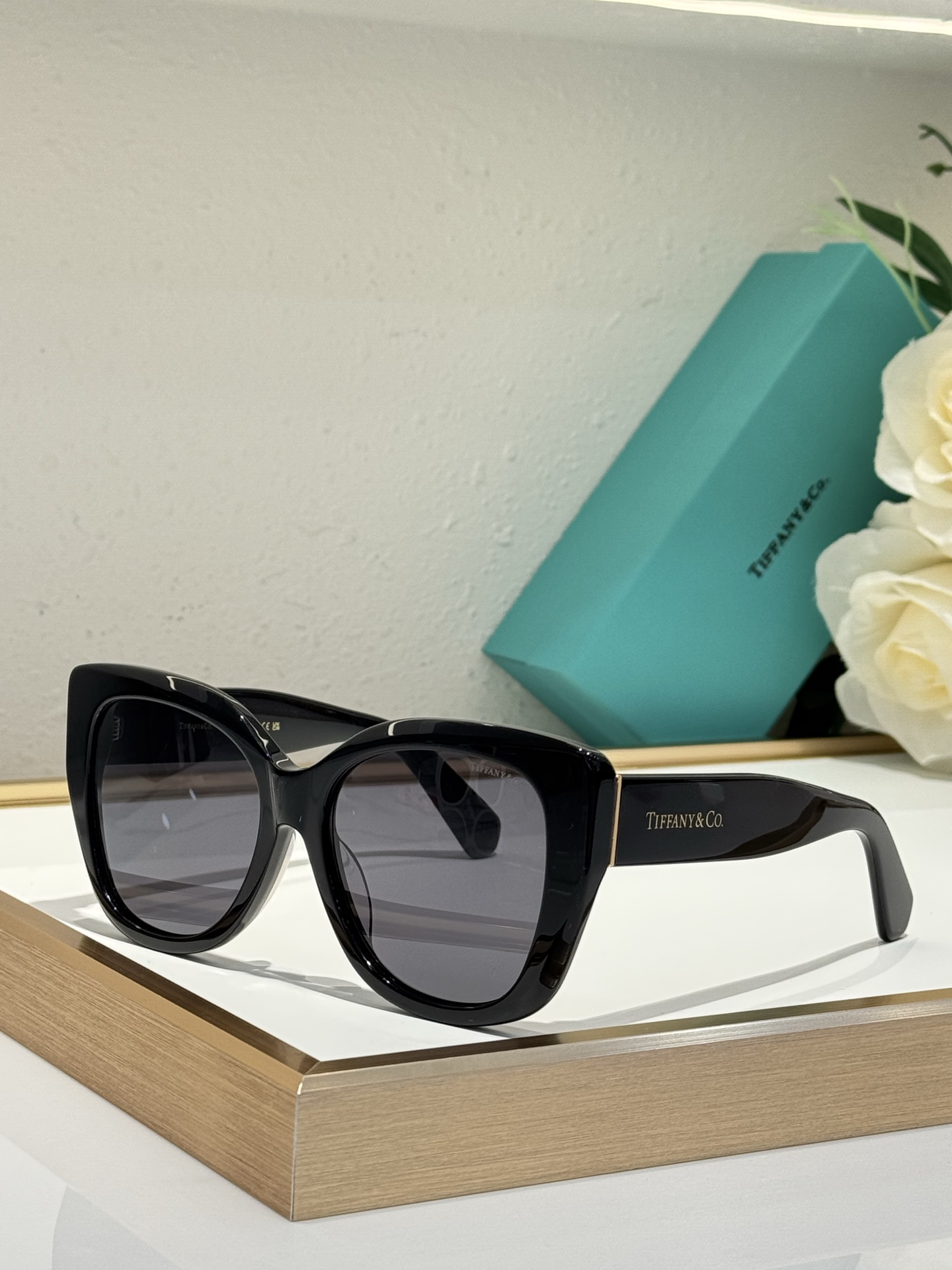 TIFFANY&Co
MODEL：TF5023
SIZE：56口17-145
