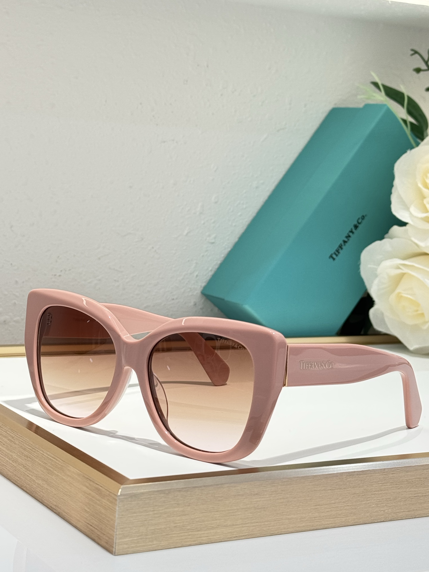  TIFFANY&Co
MODEL：TF5023
SIZE：56口17-145
