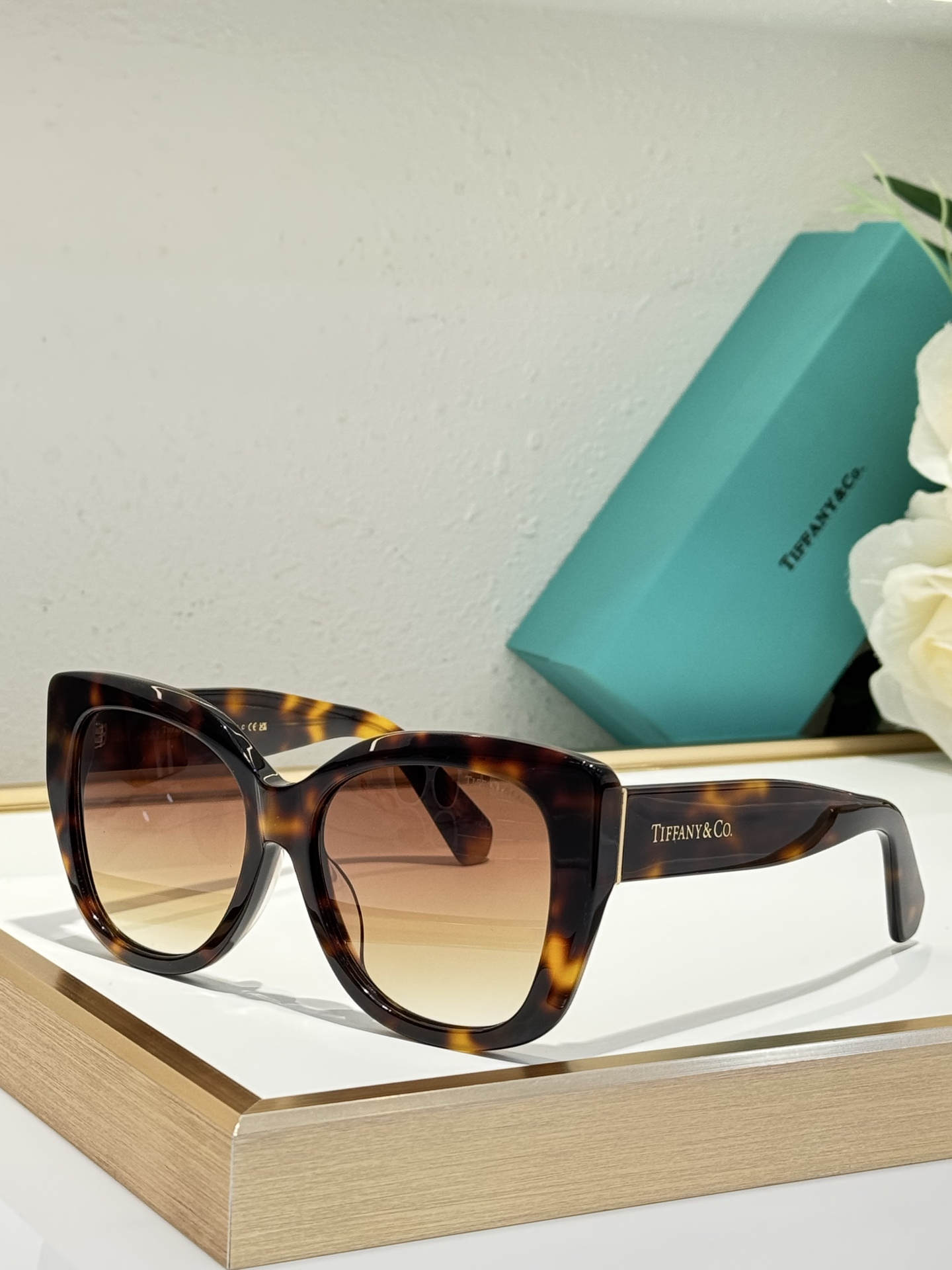  TIFFANY&Co
MODEL：TF5023
SIZE：56口17-145

