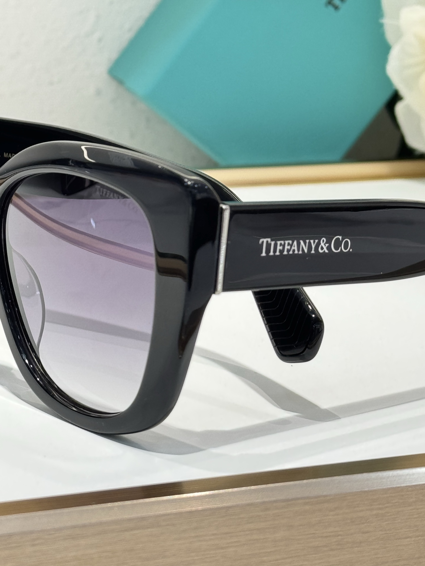  TIFFANY&Co
MODEL：TF5023
SIZE：56口17-145
