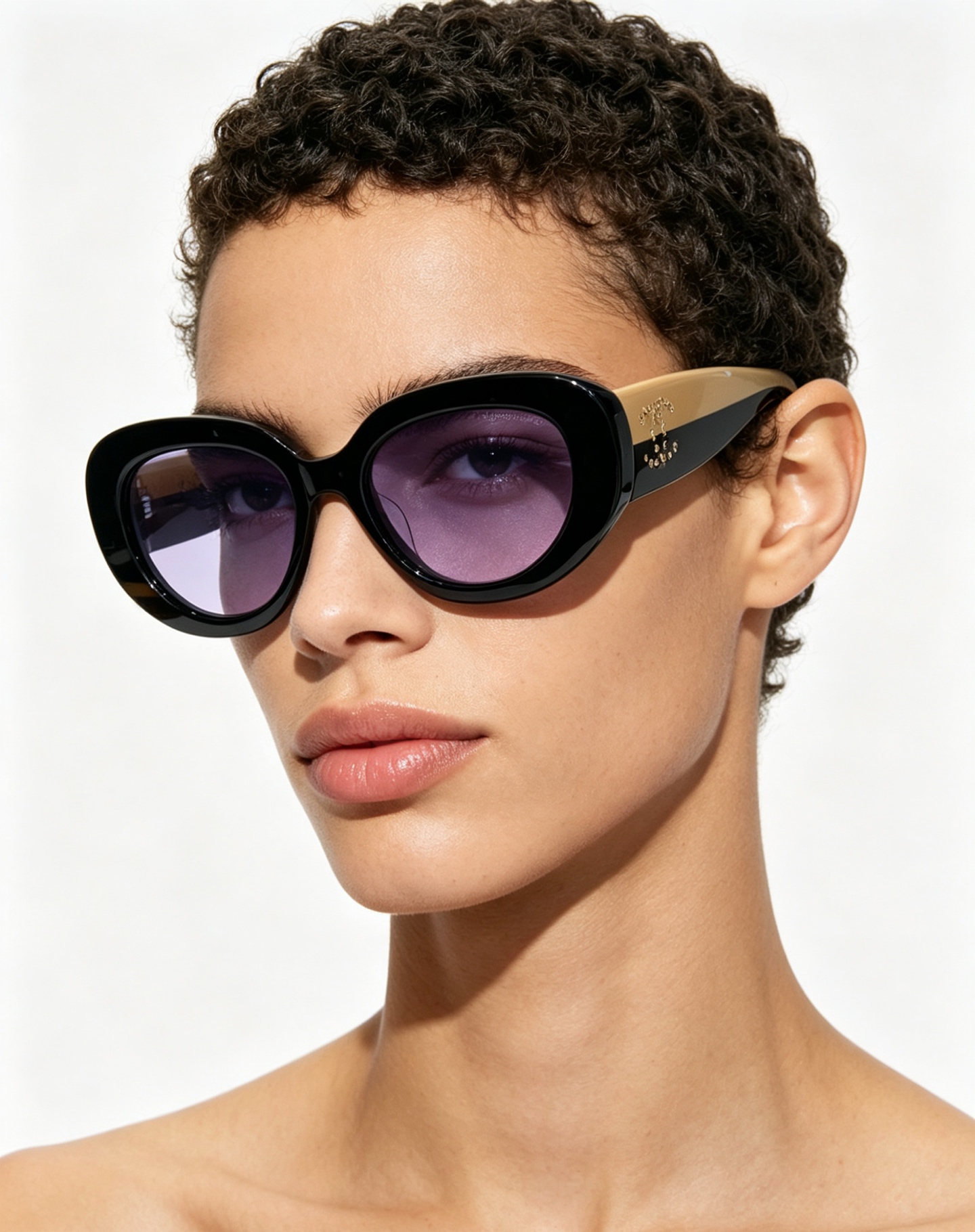 Chanel CHANEL*MODEL：CH5562B