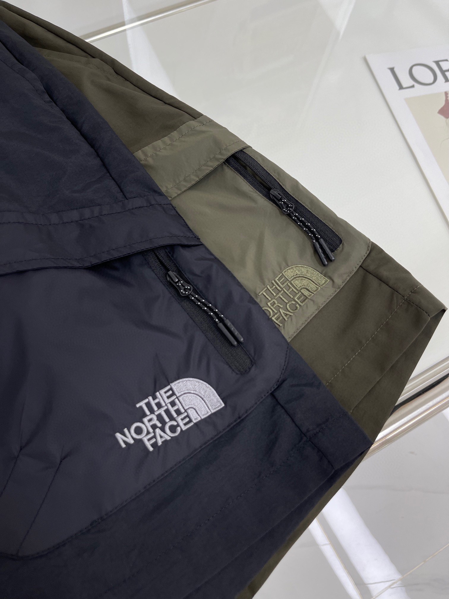 Product Summary: TNF City Short – Flashdry Nylon Blend, Precision Tailoring, Classic Design - 图片 4