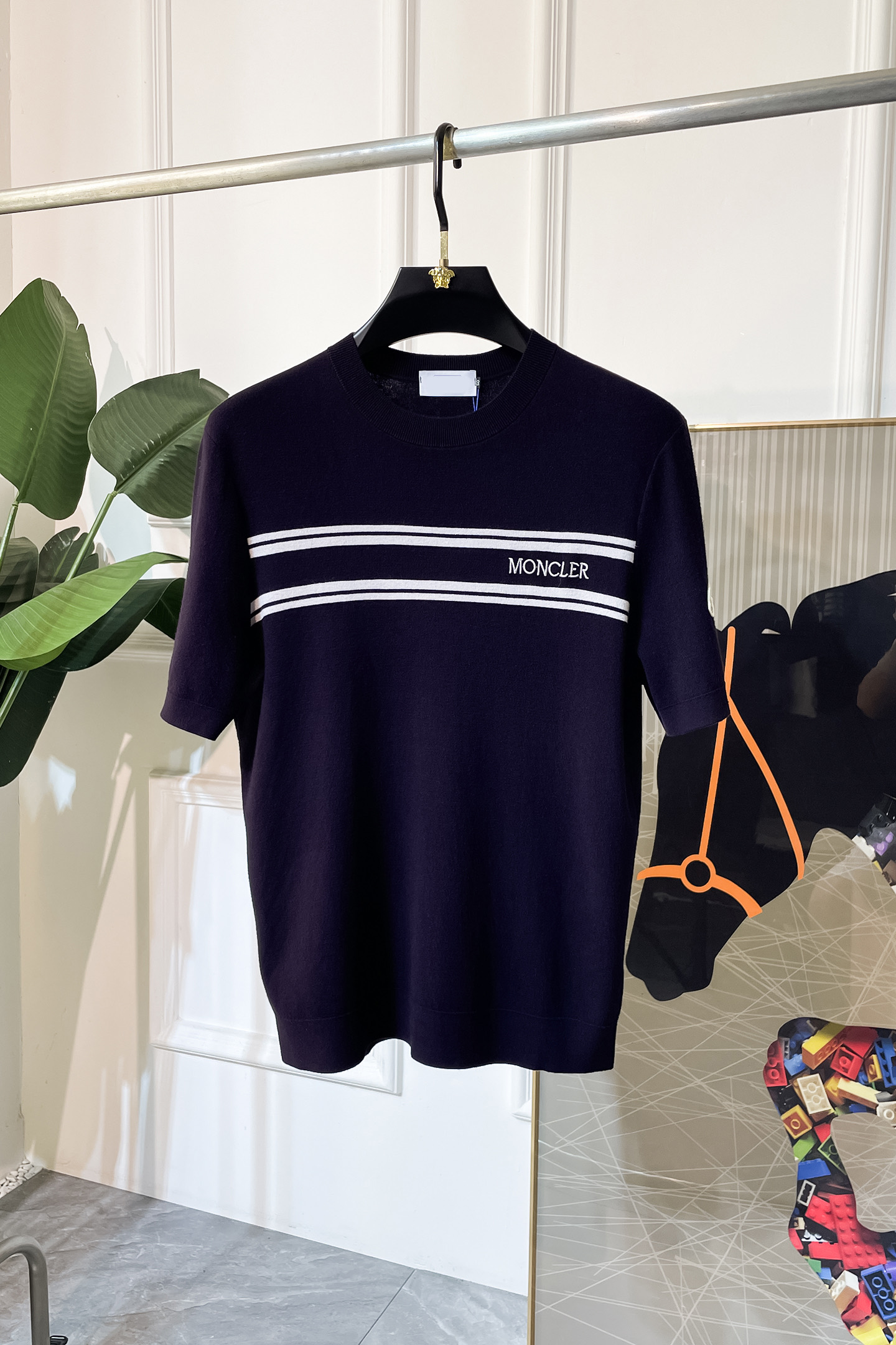 NO:522018,Covered - 2025ss autumn and winter half-sleeved knitted sweater series!  Casual business wear, essential for inner wear, selected top-grade - worsted mulberry silk blended fabric, delicate feel, close-fitting and comfortable without tying, good upper body style, warm wear, the counter logo design is very unique, male gods, don’t miss it!  Size M-3XL, Moncler,alexander wang19860909蒙口 -2025ss秋冬半袖针织毛衫系列！休闲商务外穿 内搭必备款,精选上等-精纺桑蚕丝混纺面料,面料手感细腻,贴身舒适不扎肉,上身版型好 穿着保暖,专柜标志设计非常独特,男神们别错过！ 尺码 M-3XL,,Moncler,alexander wang,Men's clothing