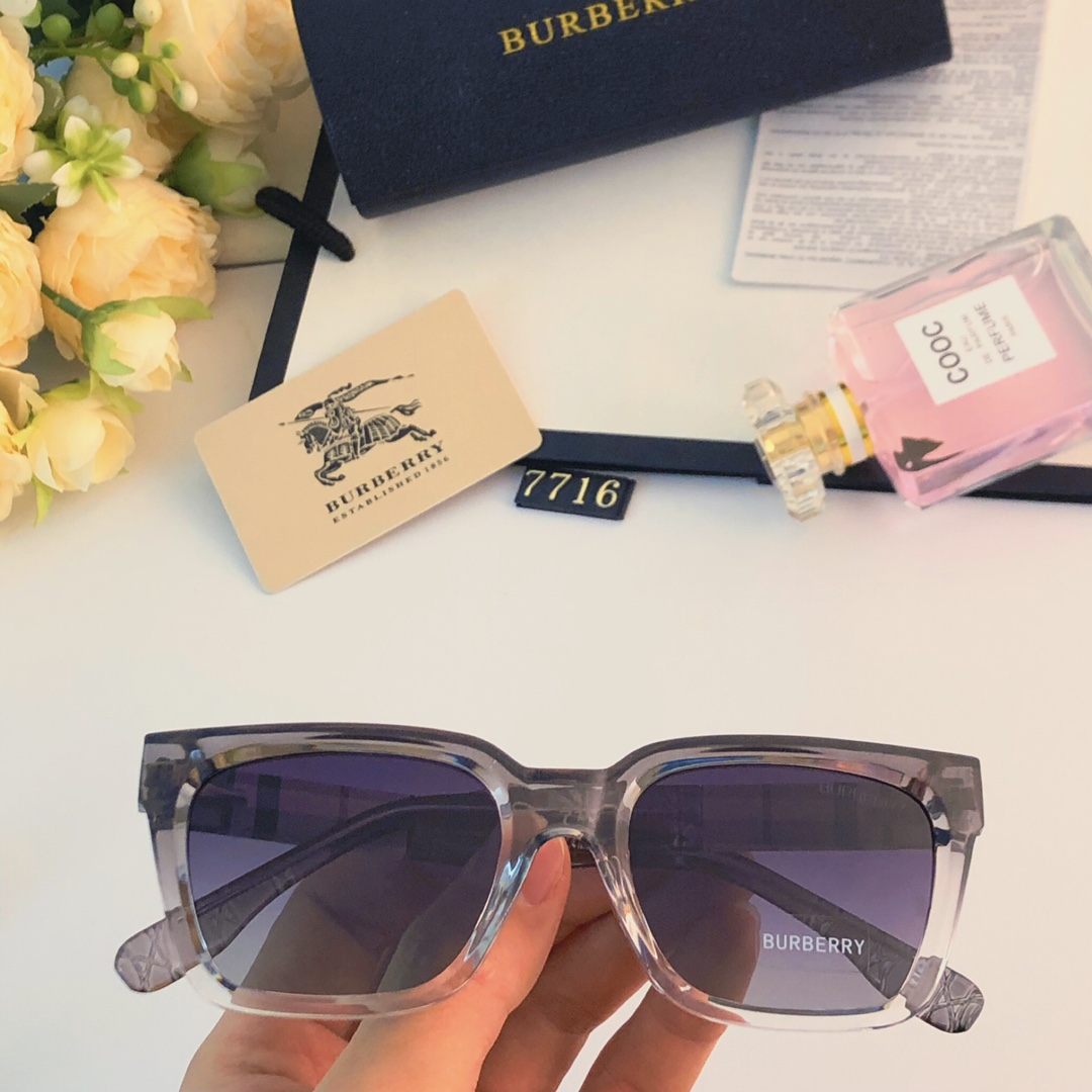 Burberry2024欧美时尚方形大框个性复古防紫外线偏光太阳镜情侣高级感墨镜