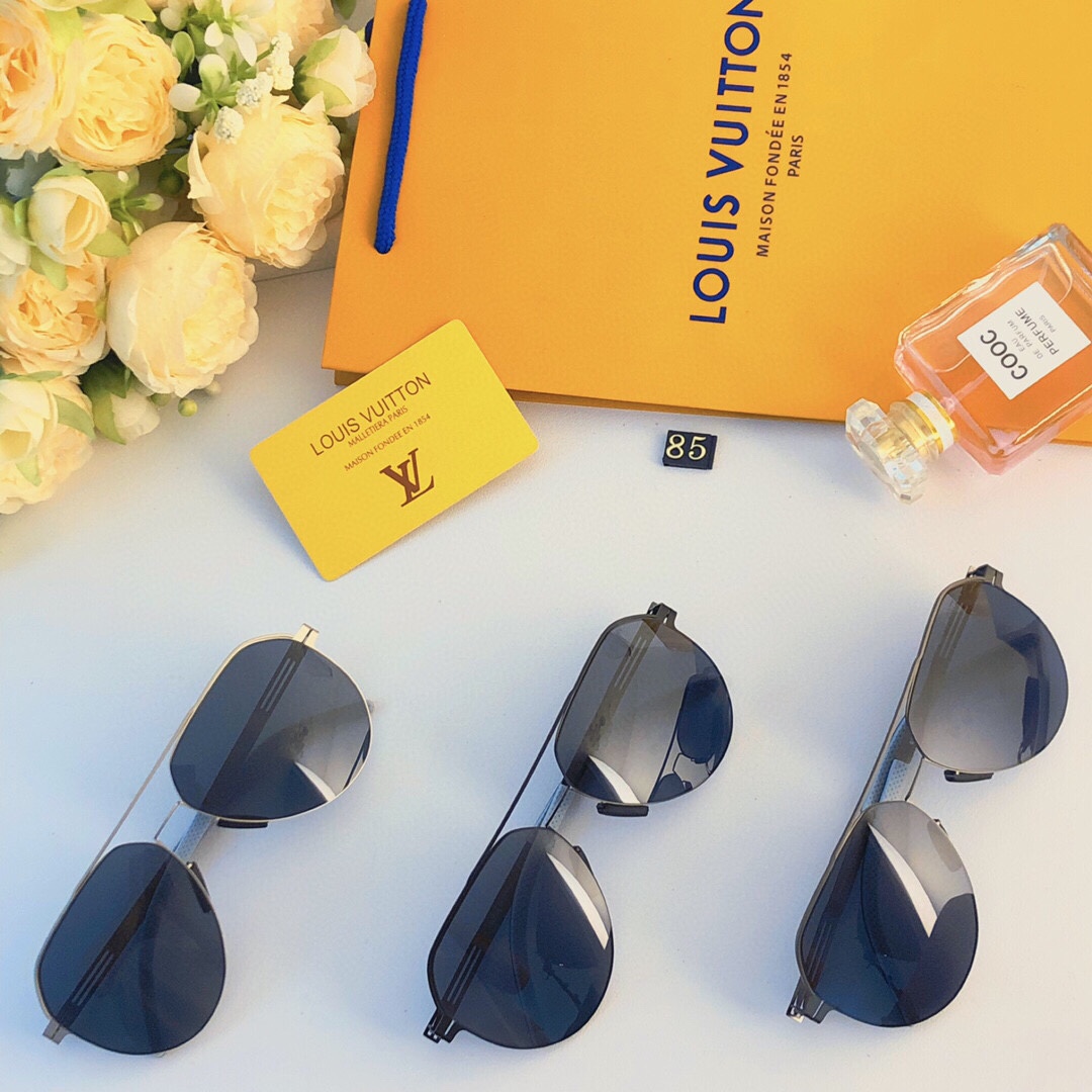 NO:266540,Louis vuitto* Men and women's classic versatile sunglasses European and American fashion trend metal double beam pilot toad frame sunglasses ins glasses sunglasses, glasses, louis vuitton19860909Louis vuitto*男女经典百搭墨镜欧美时尚潮流金属双梁飞行员蛤蟆框太阳眼镜ins眼镜墨镜太阳镜,眼镜,louis vuitton,glasses