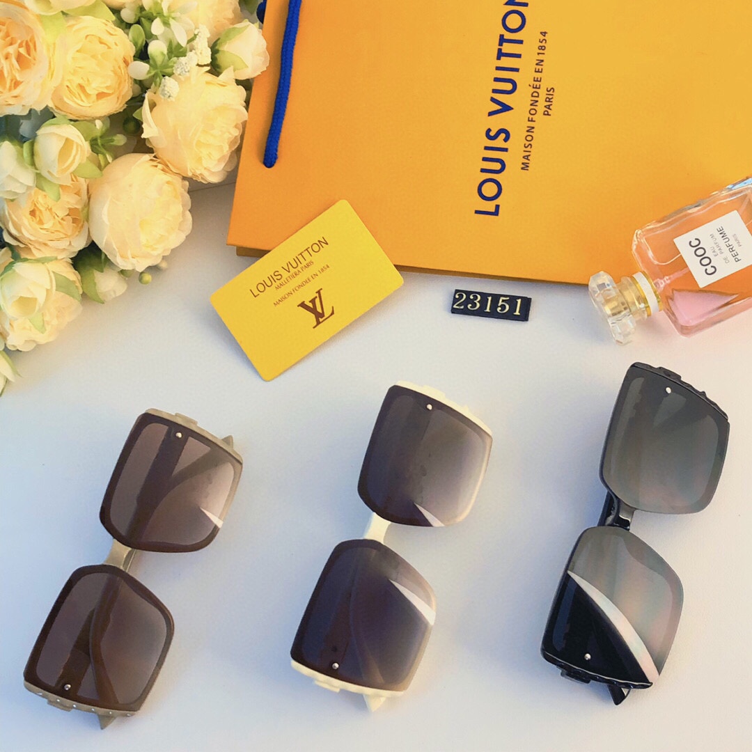 NO:266922,Louis Vuitto* retro high-end sunglasses women large square frame street shot ins slim sunglasses women UV driving sunglasses sunglasses sunglasses, glasses, louis vuitton19860909LouisVuitto*复古高级感太阳镜女 大方框街拍ins显瘦墨镜女防紫外线驾驶太阳镜眼镜墨镜太阳镜,眼镜,louis vuitton,glasses