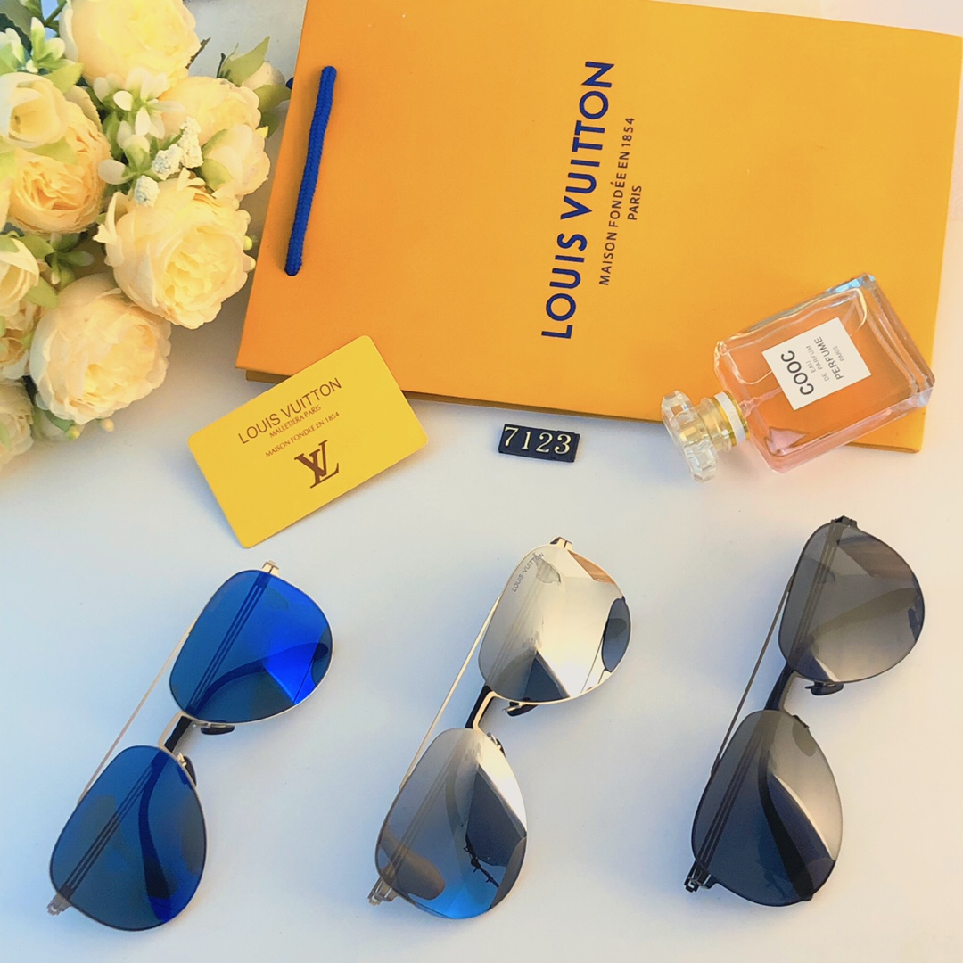 NO:266934,Louis Vuitto* newest toad glasses ultra-light and elastic stainless steel screwless sunglasses classic nylon polarized sunglasses glasses sunglasses, glasses, louis vuitton19860909Louis Vuitto*新款蛤蟆镜超轻超弹不锈钢无螺丝墨镜经典尼龙偏光太阳镜眼镜墨镜太阳镜,眼镜,louis vuitton,glasses