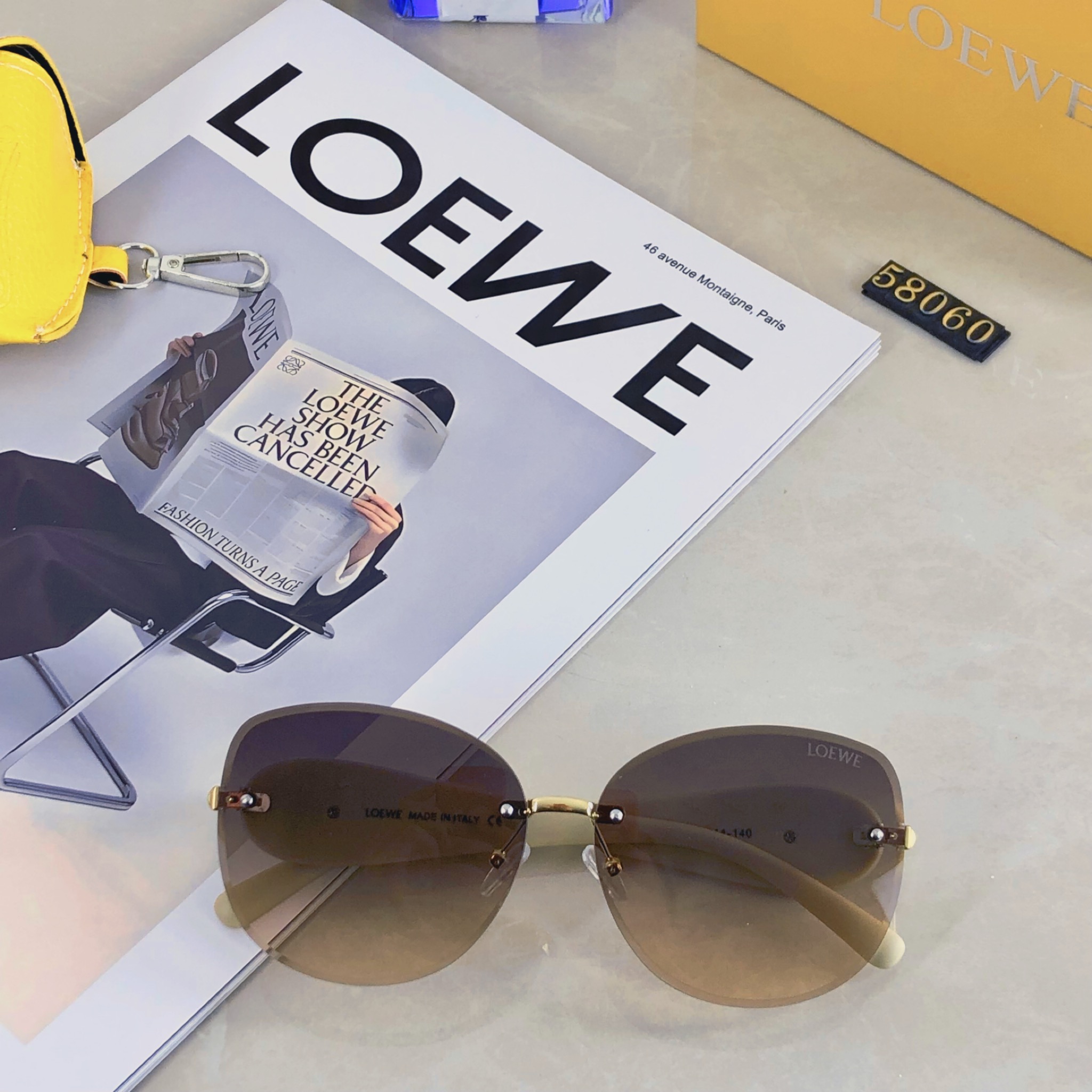 。。Loewe2025新款高级感茶色切割墨镜女优雅气质方形防紫外线太阳镜时尚