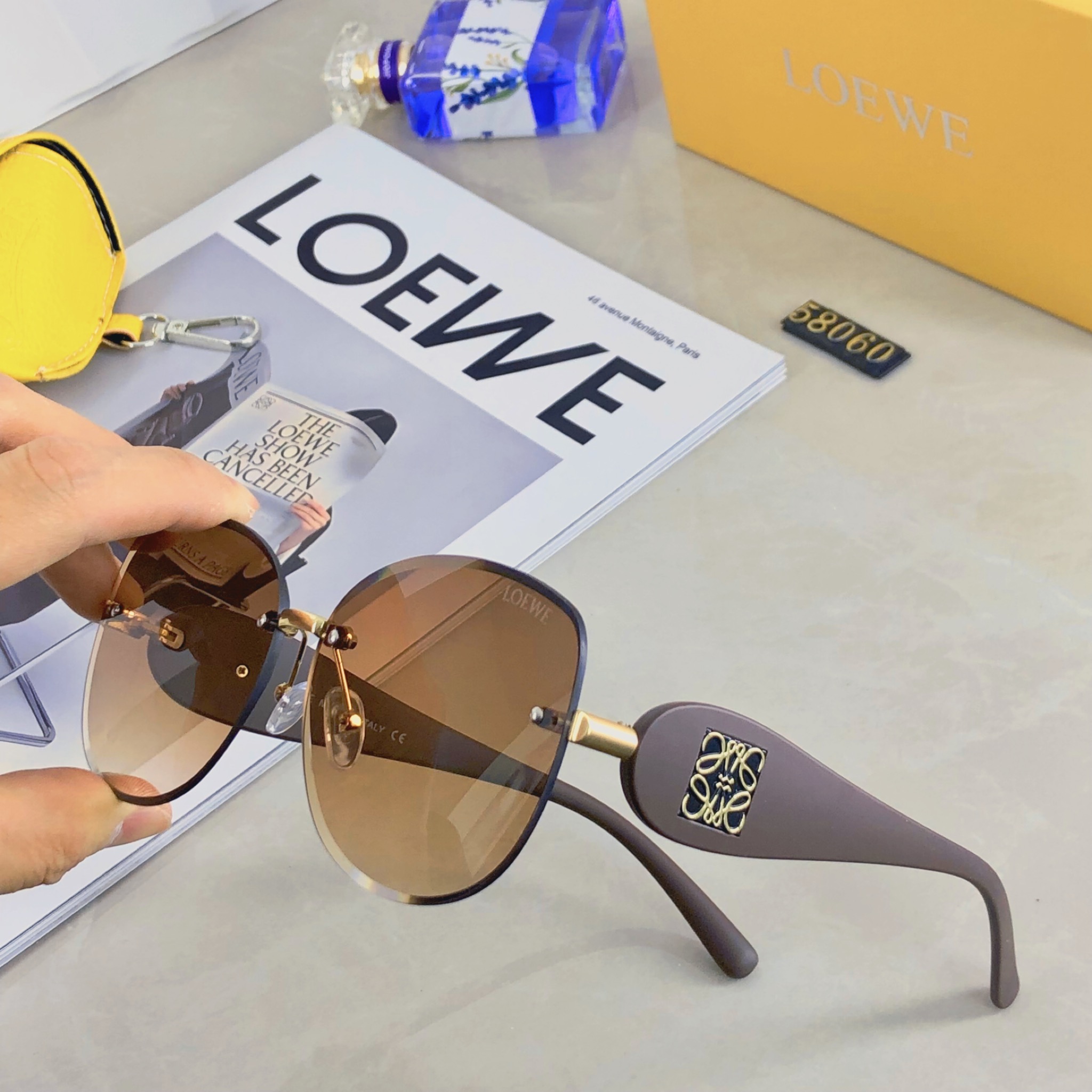 。。Loewe2025新款高级感茶色切割墨镜女优雅气质方形防紫外线太阳镜时尚