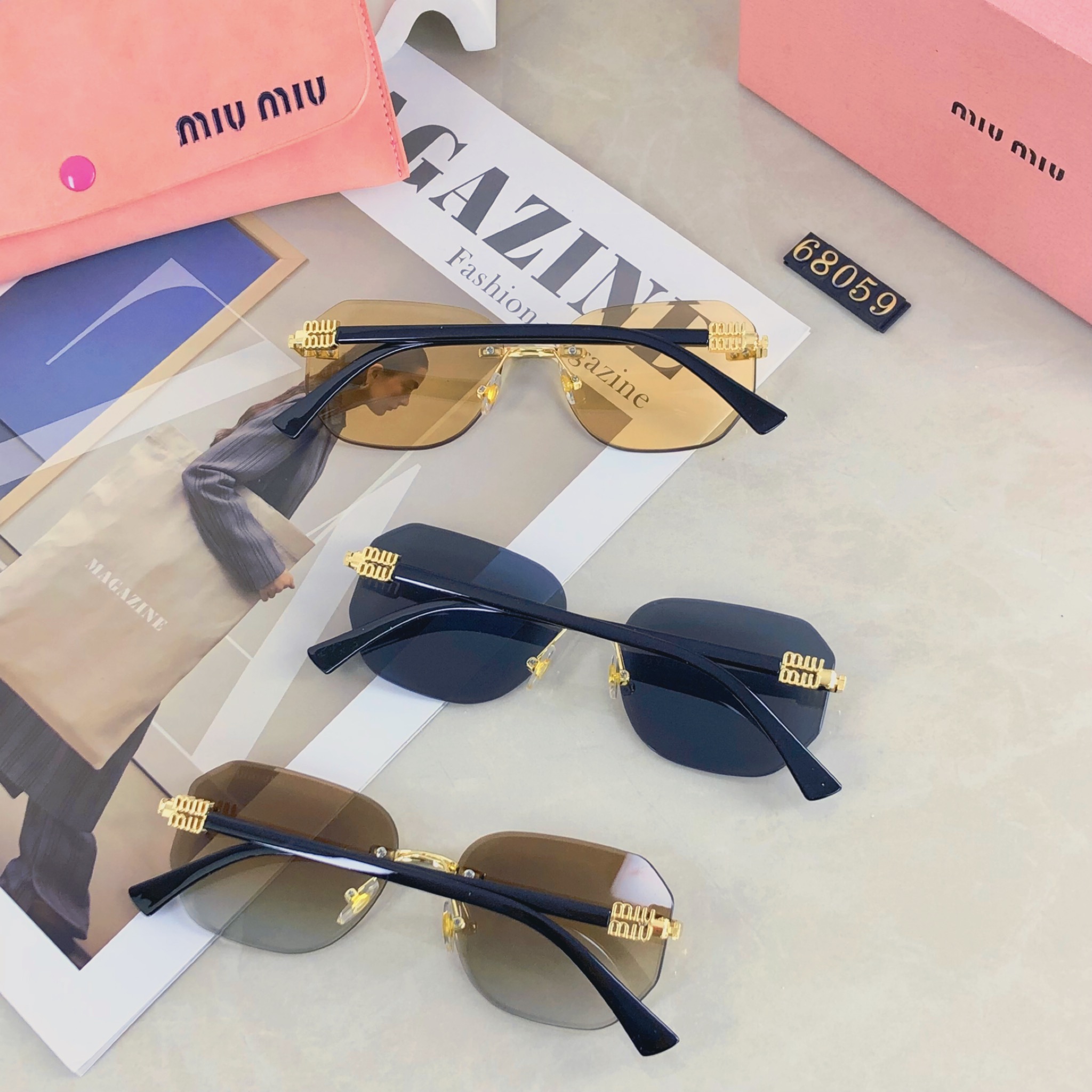 。。miumiu时尚新款太阳眼镜墨镜高品质高质感百搭潮酷方框金属小框无框