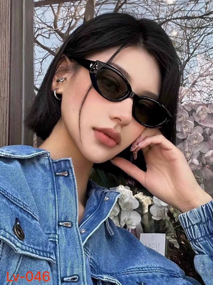 🔥🔥Louis vuitto*2025新款复古时尚欧美黑色小框墨镜女辣妹凹造型太阳眼镜男高级感
