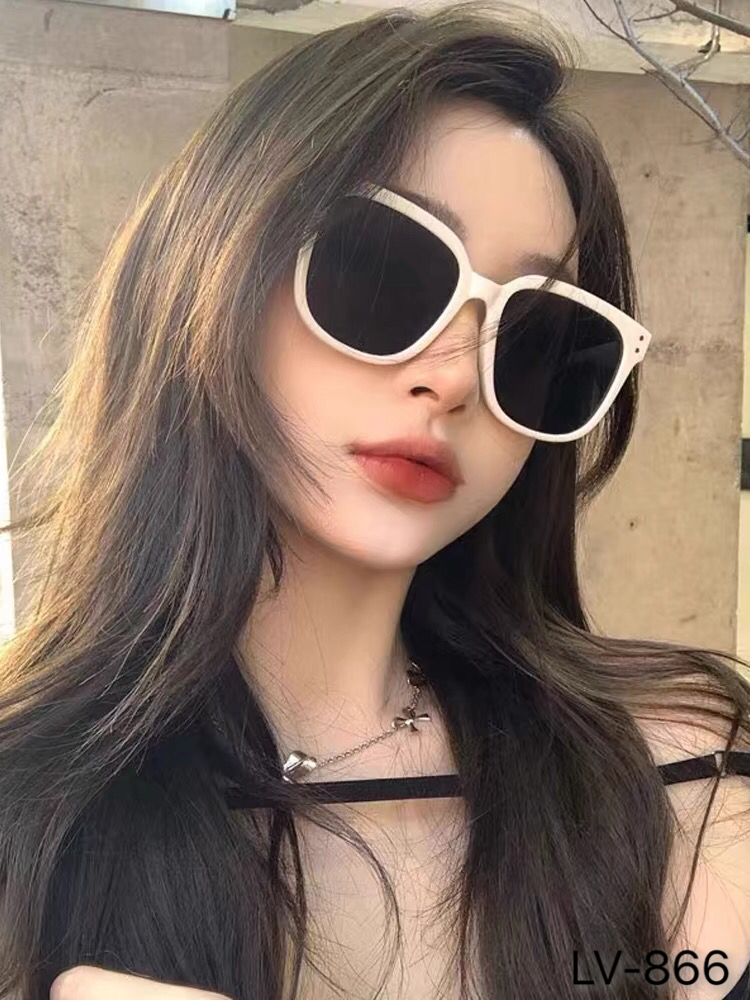 🔥🔥Louis vuitto*夏季复古度假墨镜女潮显白框高级感方形辣妹眼镜防紫外线太阳镜男