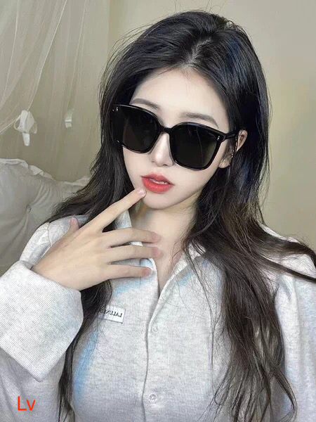 。。Louis vuitto*墨镜情侣款2025新款潮女显脸小防晒防紫外线旅游太阳眼镜