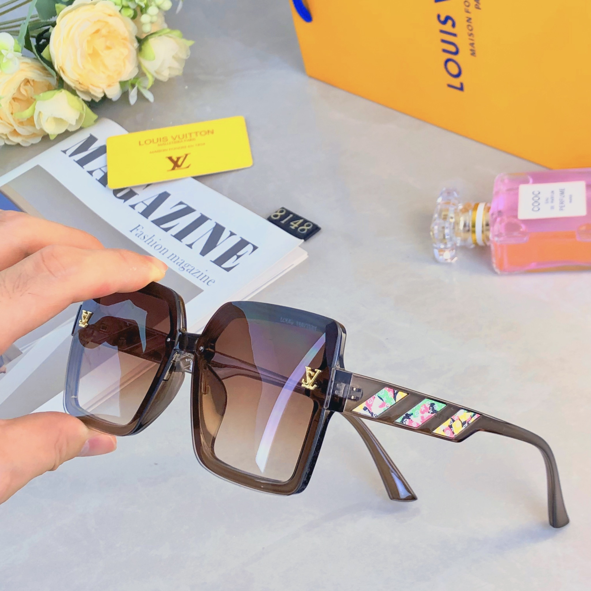 。。LOUISVUITTO*轻奢太阳镜经典方框女士墨镜防紫外线镜遮阳气质圆脸大脸显瘦