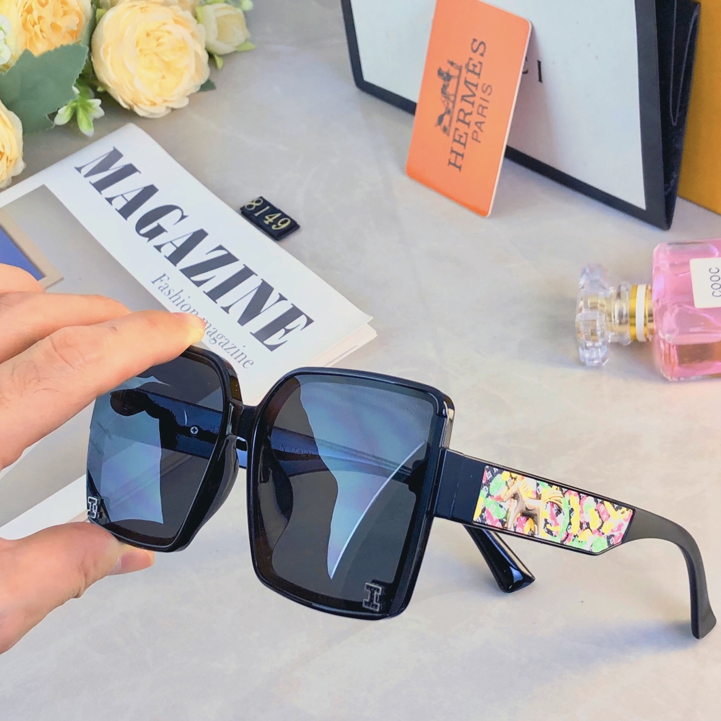 。。Herme*2026新款方框太阳镜女士轻奢墨镜防紫外线大框明星同款眼镜