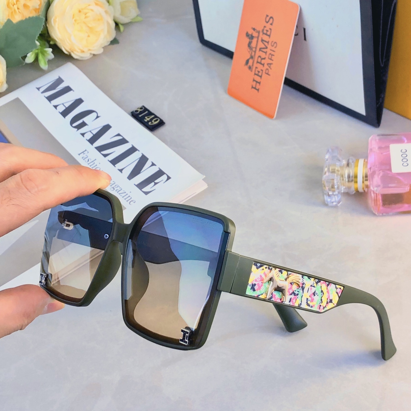 。。Herme*2026新款方框太阳镜女士轻奢墨镜防紫外线大框明星同款眼镜