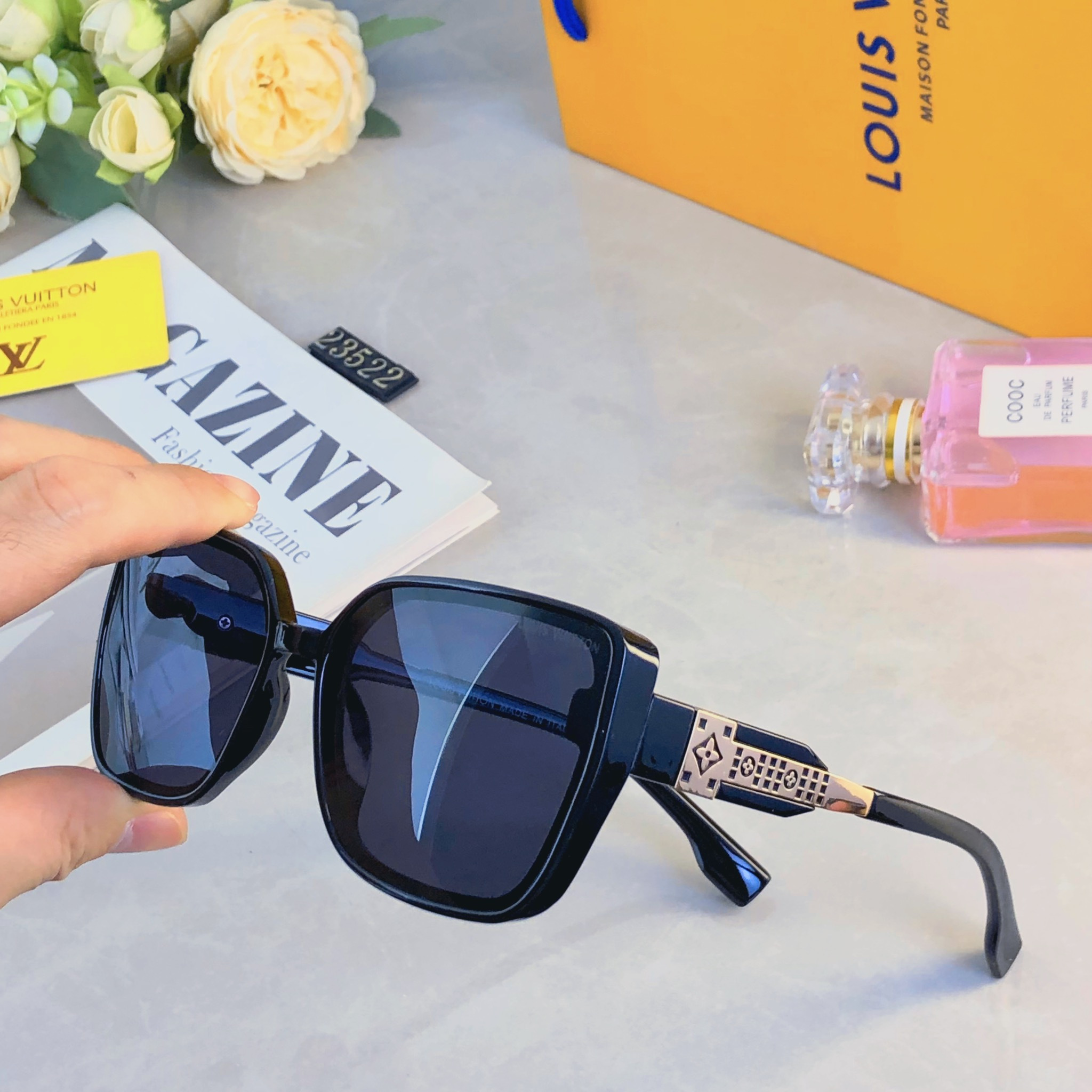。。Louis vuitto*2026新款大框墨镜显瘦网红太阳镜气质女防紫外线开车眼镜