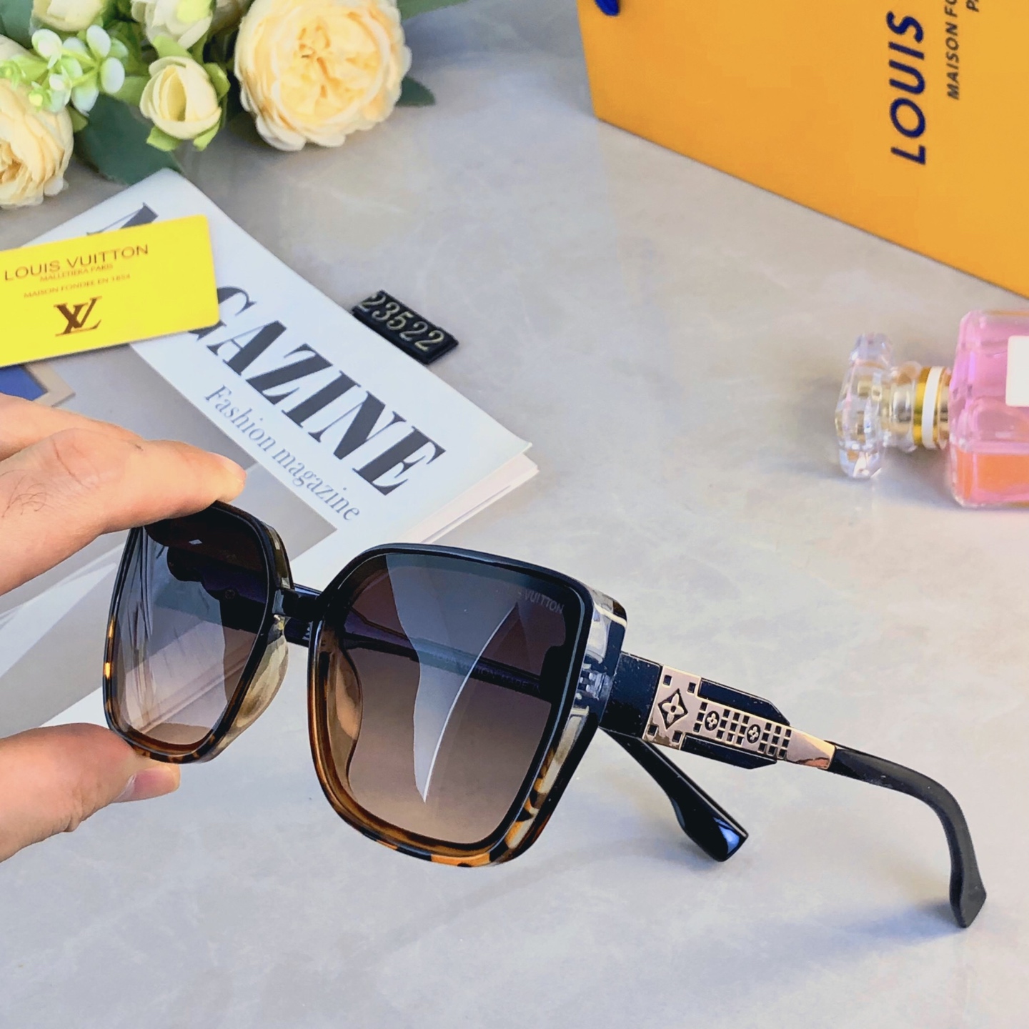 。。Louis vuitto*2026新款大框墨镜显瘦网红太阳镜气质女防紫外线开车眼镜