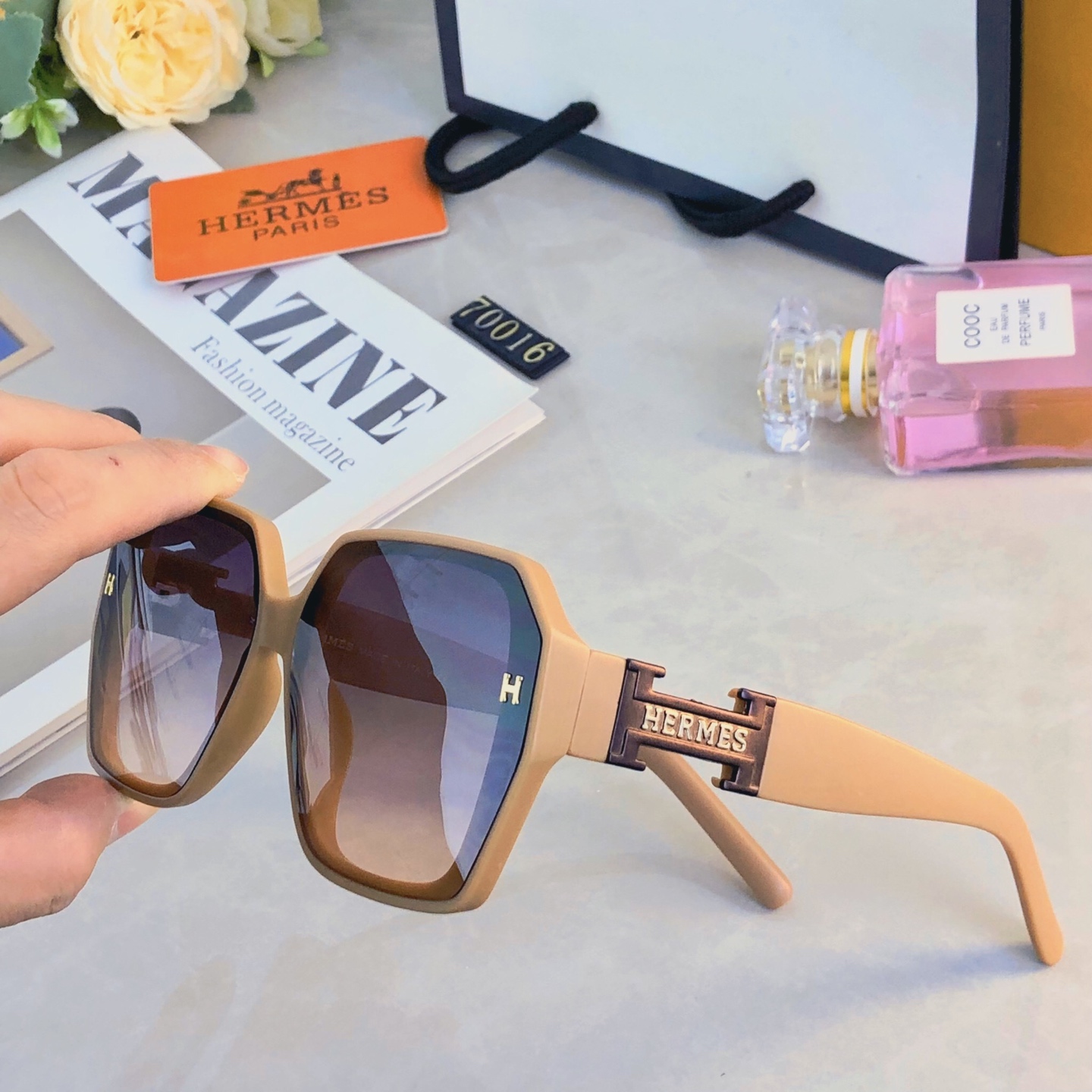 。。Herme*韩版网红方形大框墨镜女黑色高级感ins潮大脸显瘦防紫外线太阳镜