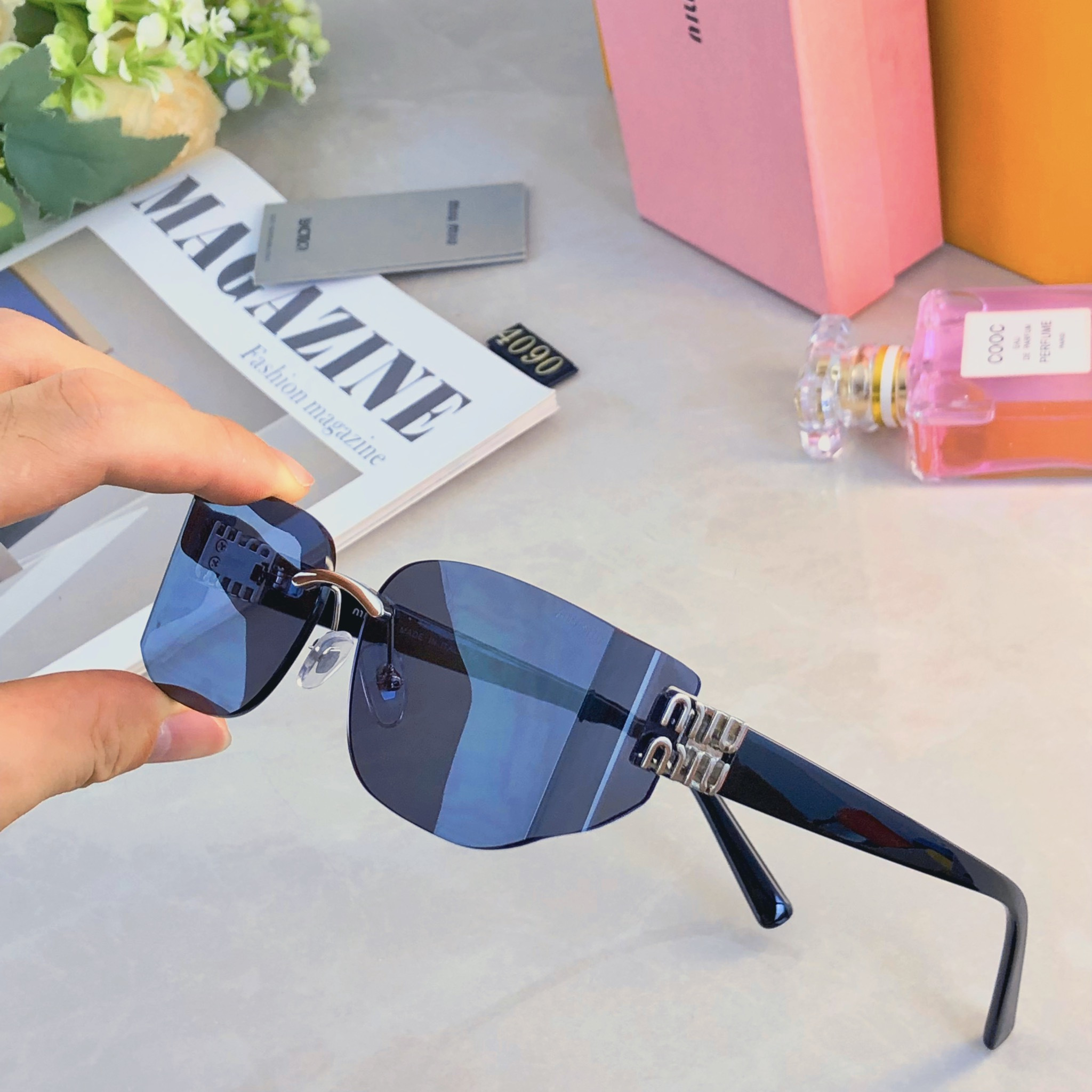 。。miumi*2026新款m 墨镜太阳镜女款高级感无框切边太阳眼镜防晒防紫外线