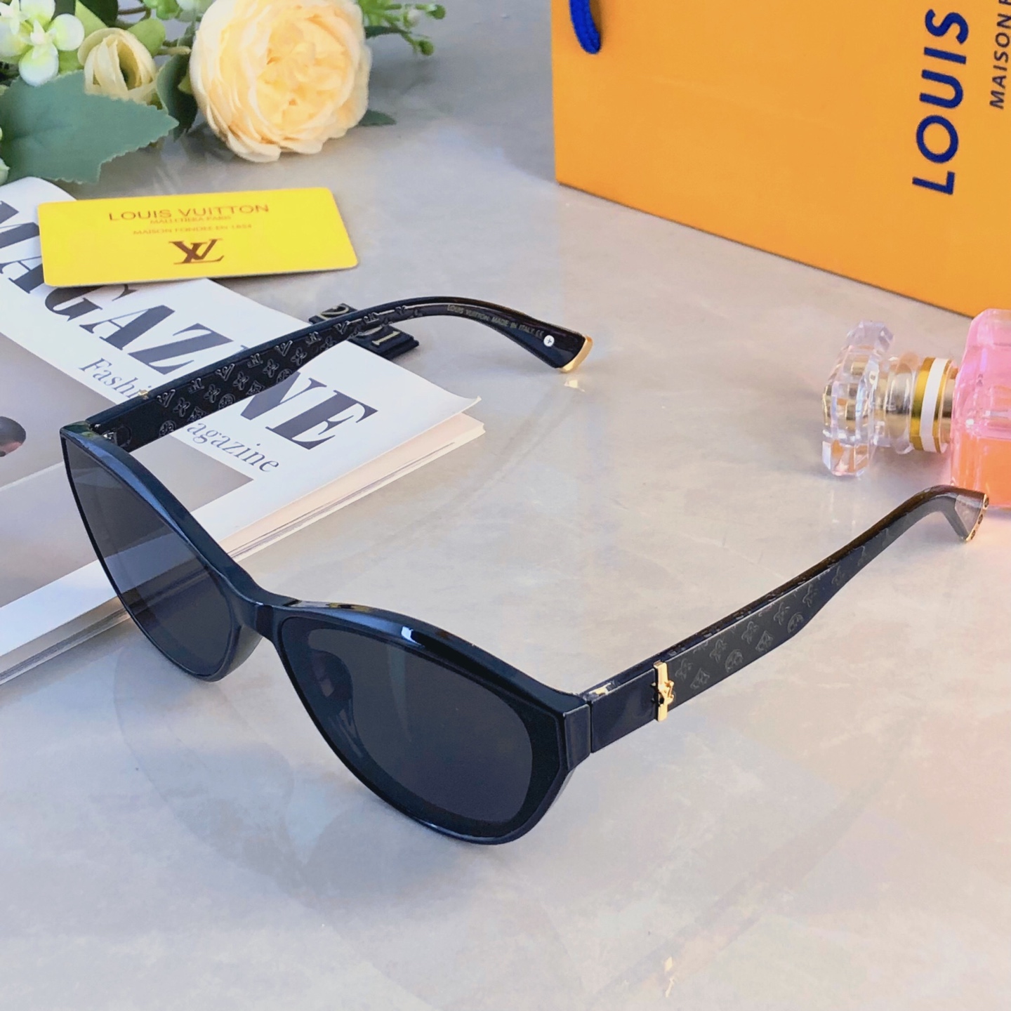 。。Louis vuitto*高级感墨镜女款2026年新款网红拍照防紫外线太阳眼镜复古猫眼显瘦