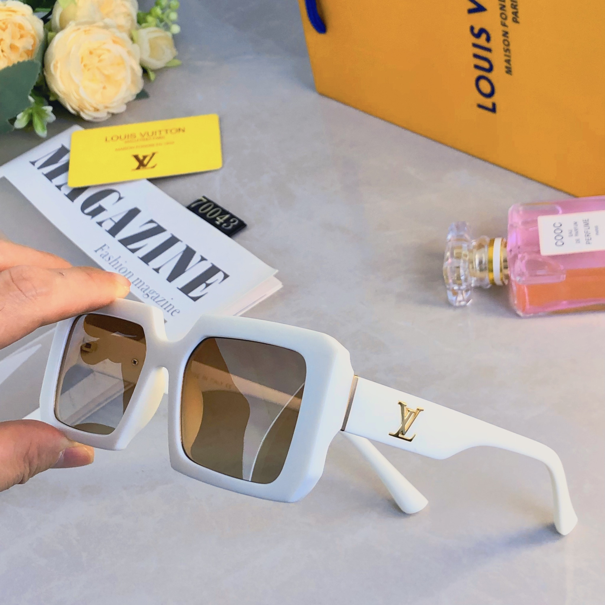 。。Louis vuitto*时尚简约太阳镜百搭黑色墨镜女大脸ins网红博主新款街拍防晒眼镜