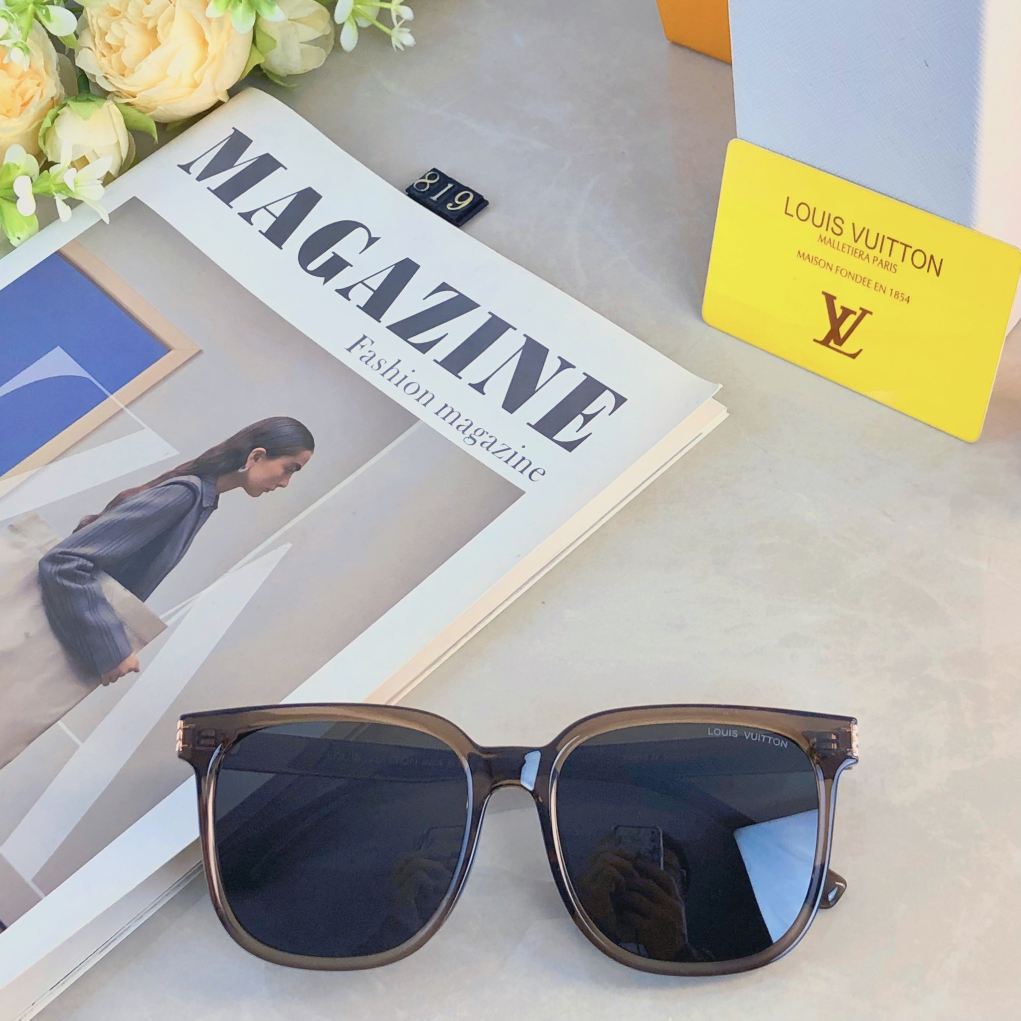 🔥🔥Louis vuitto*黑色墨镜女高级感ins装饰潮流复古眼镜韩版潮街拍方框太阳镜炫酷