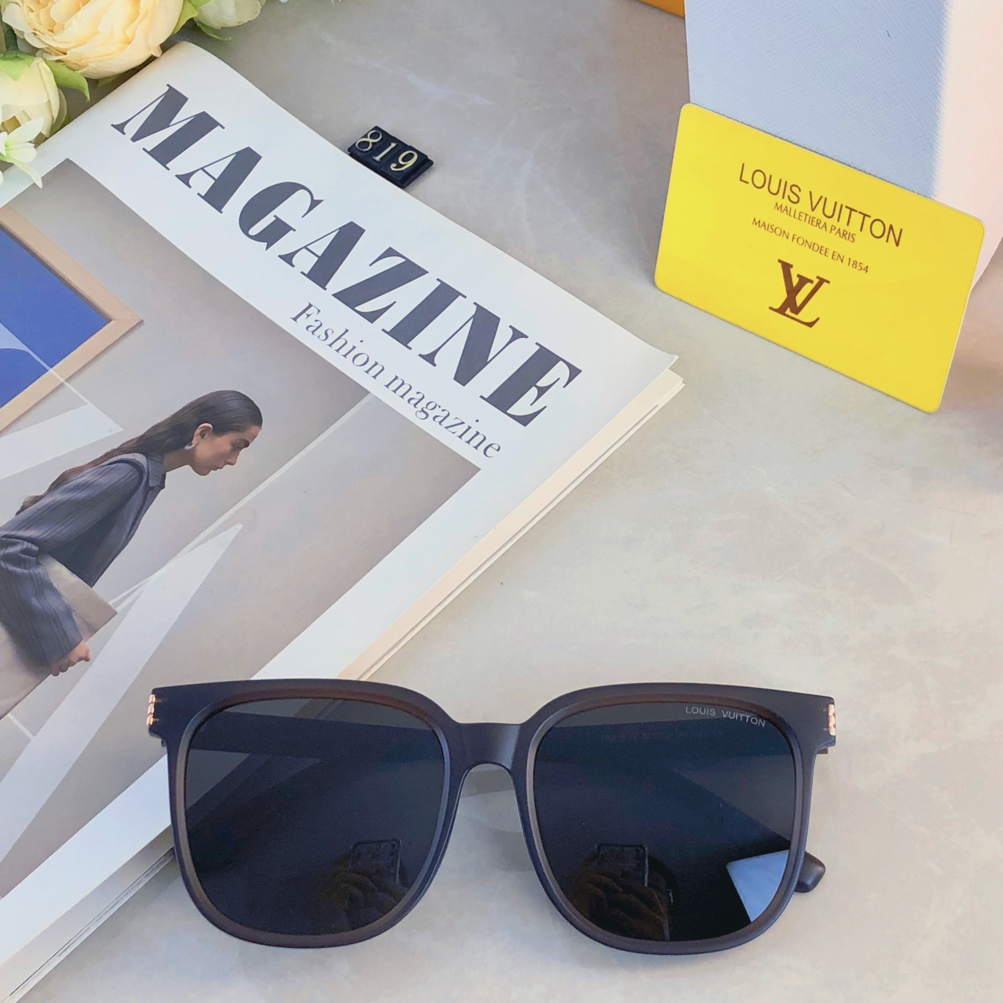 🔥🔥Louis vuitto*黑色墨镜女高级感ins装饰潮流复古眼镜韩版潮街拍方框太阳镜炫酷