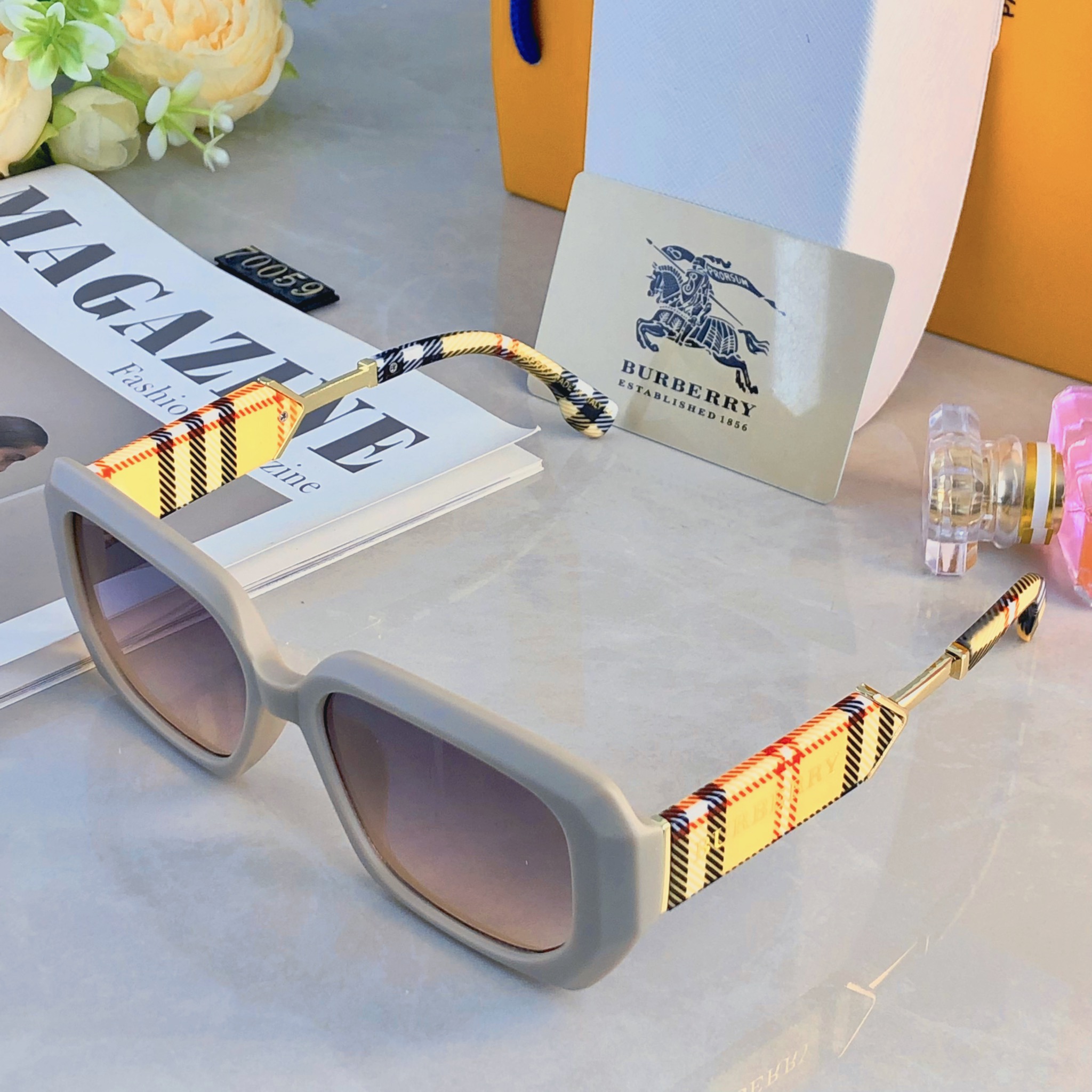 🔥🔥Burberr*款方形太阳镜欧美街拍潮流奢华墨镜跨境太阳镜