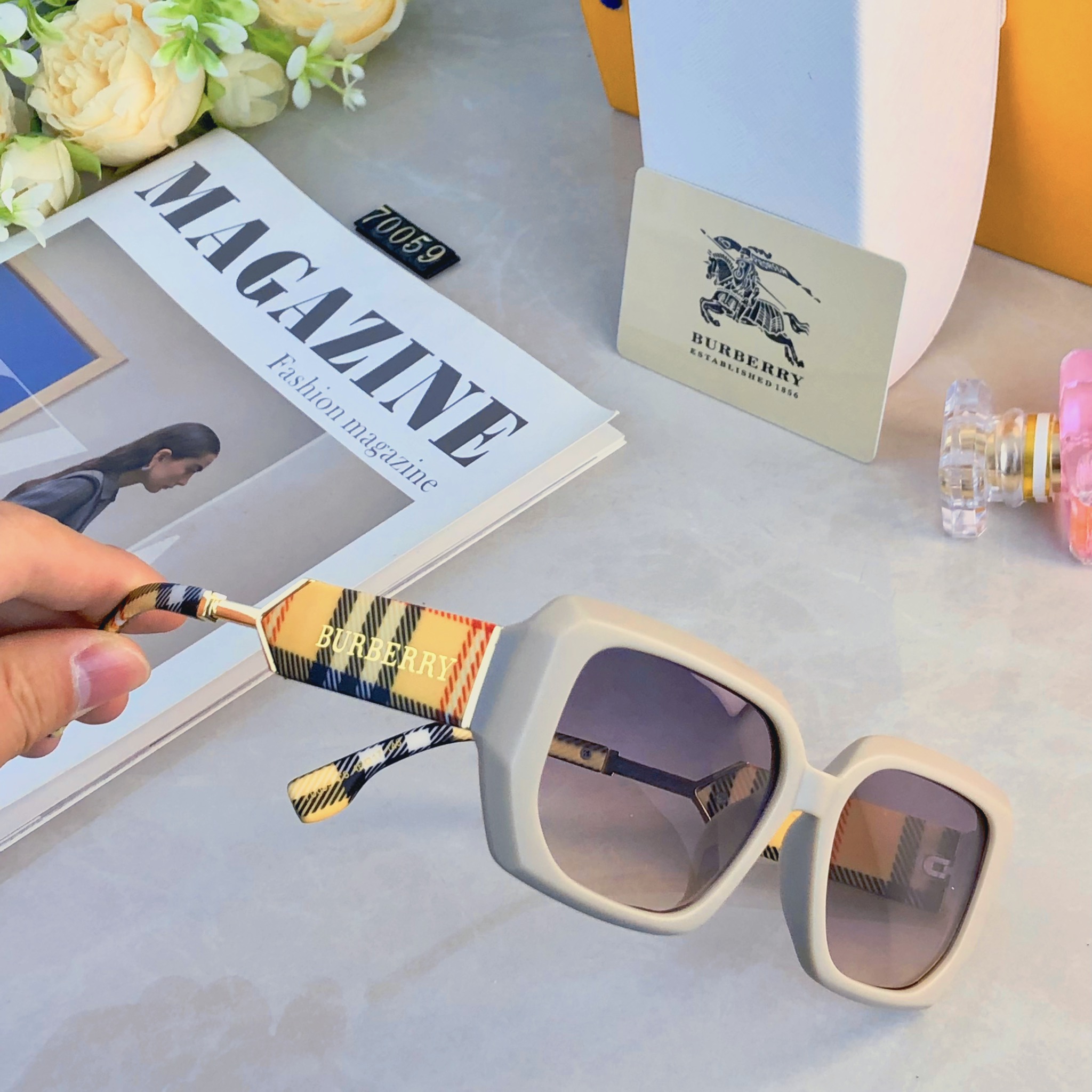 🔥🔥Burberr*款方形太阳镜欧美街拍潮流奢华墨镜跨境太阳镜