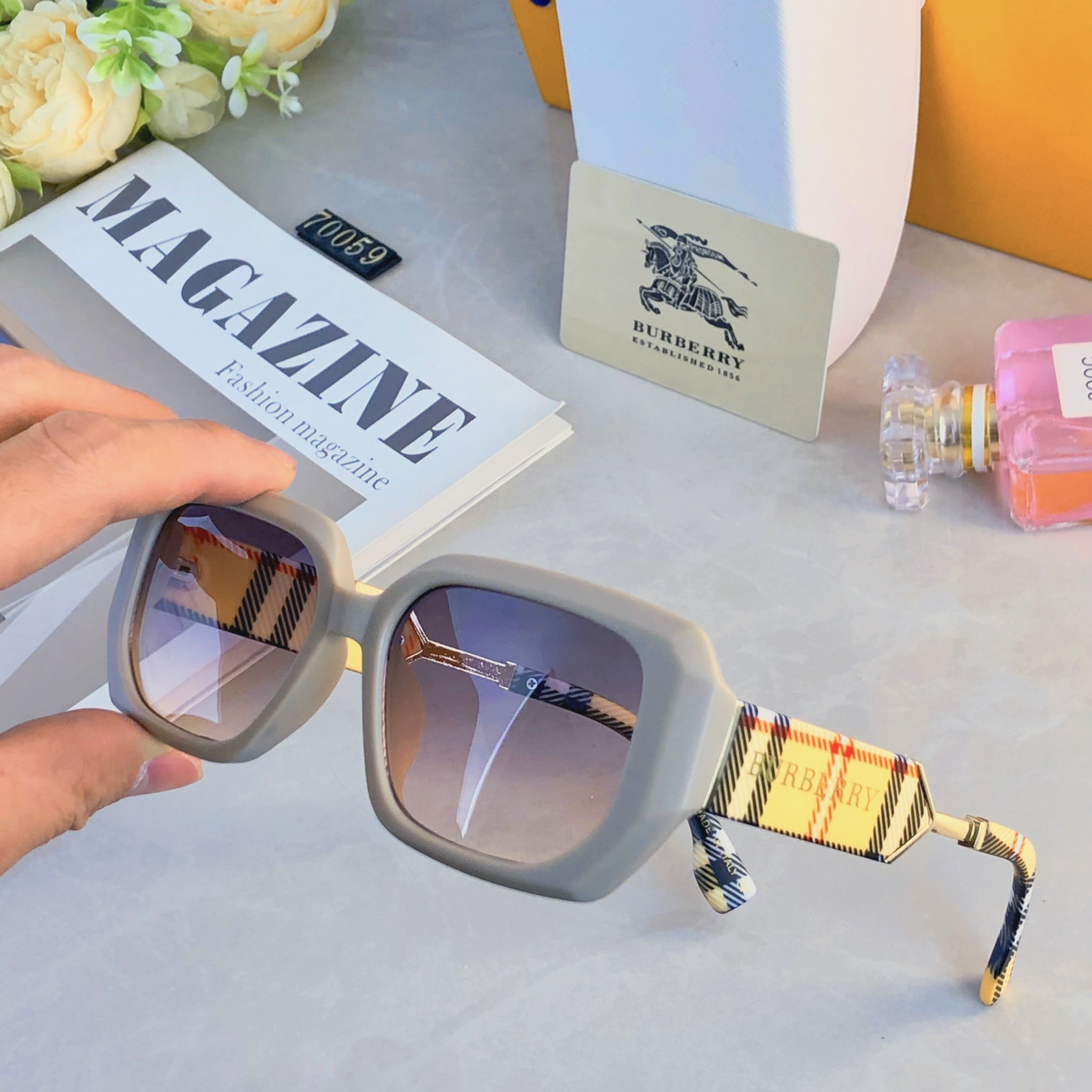 🔥🔥Burberr*款方形太阳镜欧美街拍潮流奢华墨镜跨境太阳镜