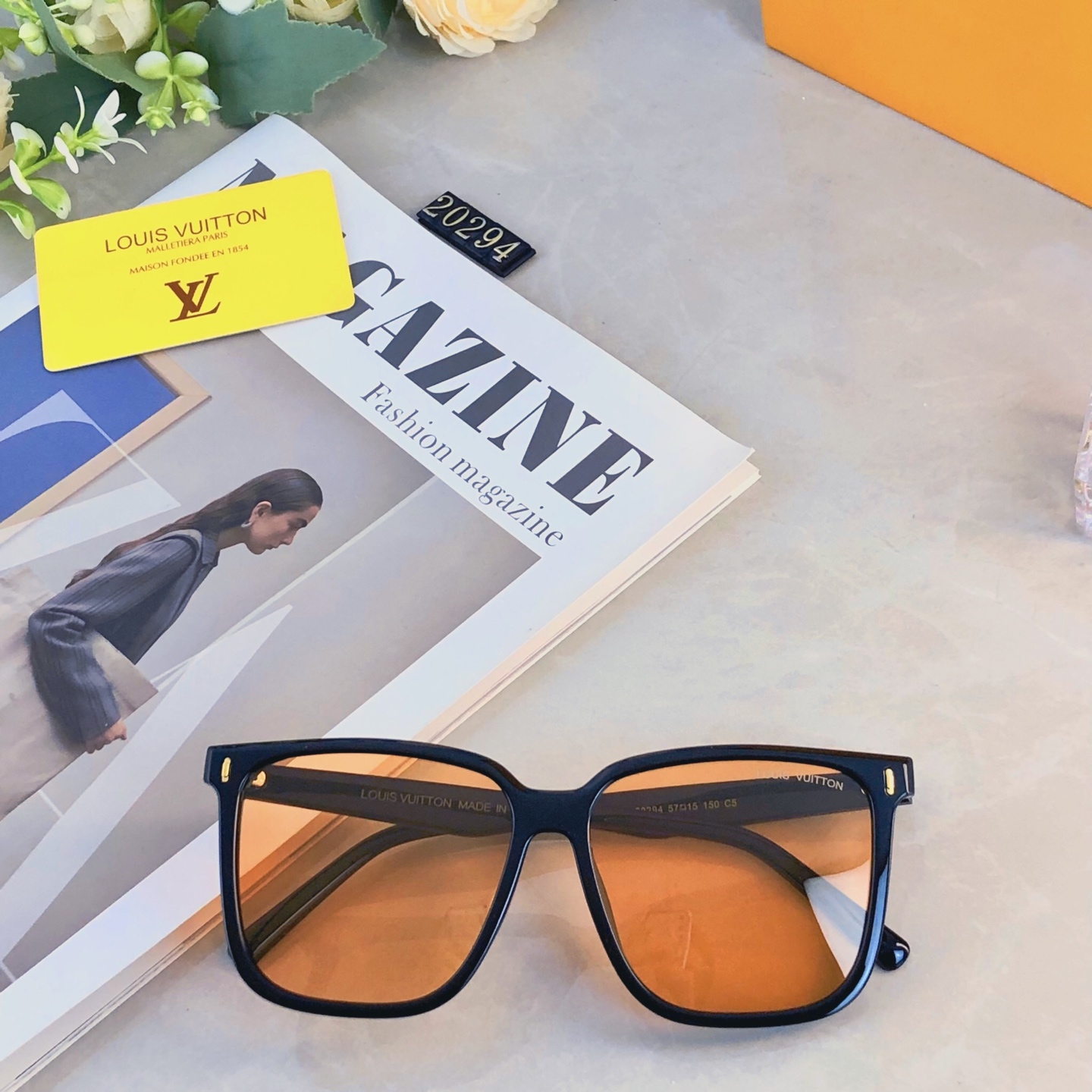 🔥🔥Louis vuitto*新款韩版百搭时尚大框米钉防紫外线太阳镜高级感ins素颜神器墨镜