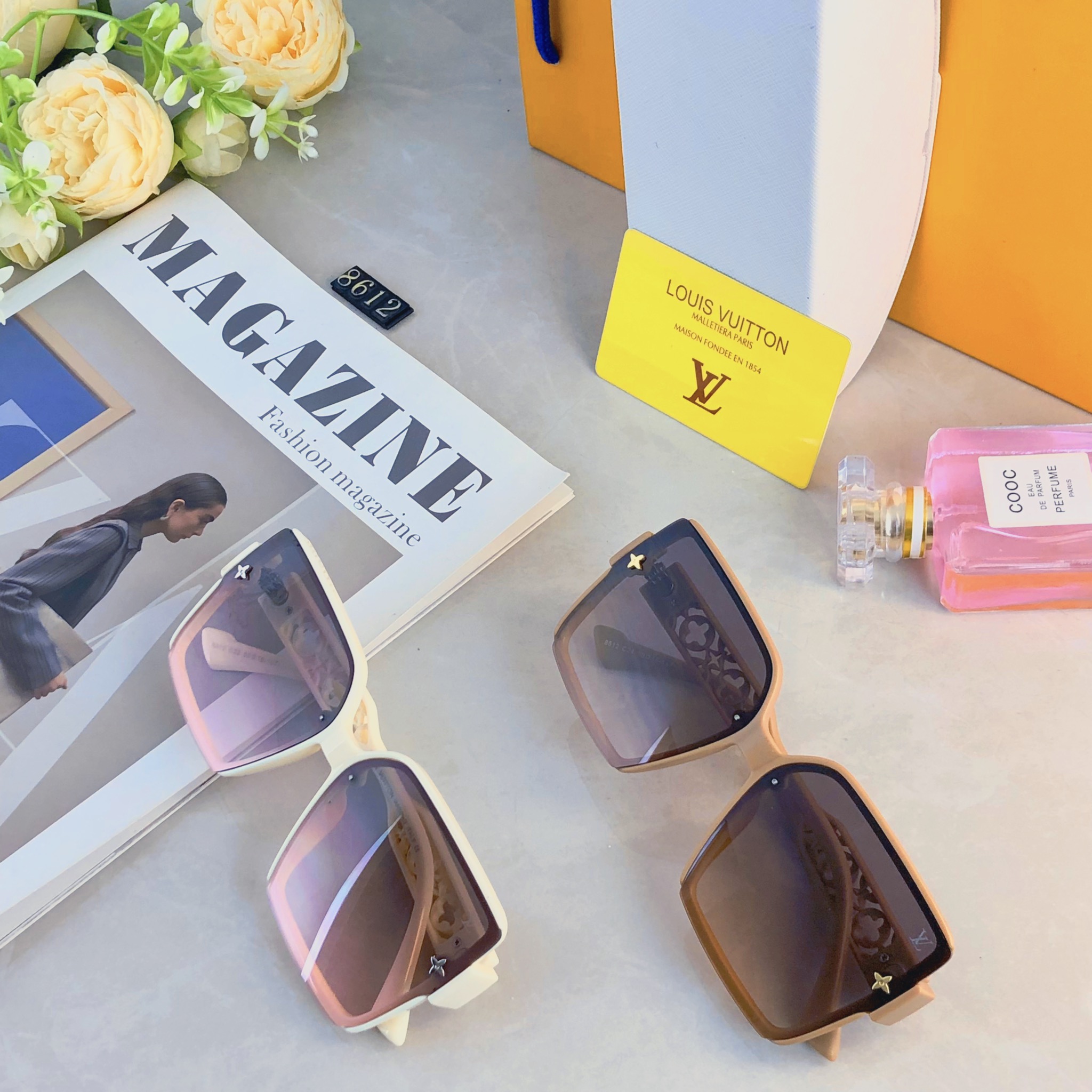 🔥🔥Louis vuitto*新款方形大框镂空暗花墨镜抖音同款时尚个性潮流网红太阳镜