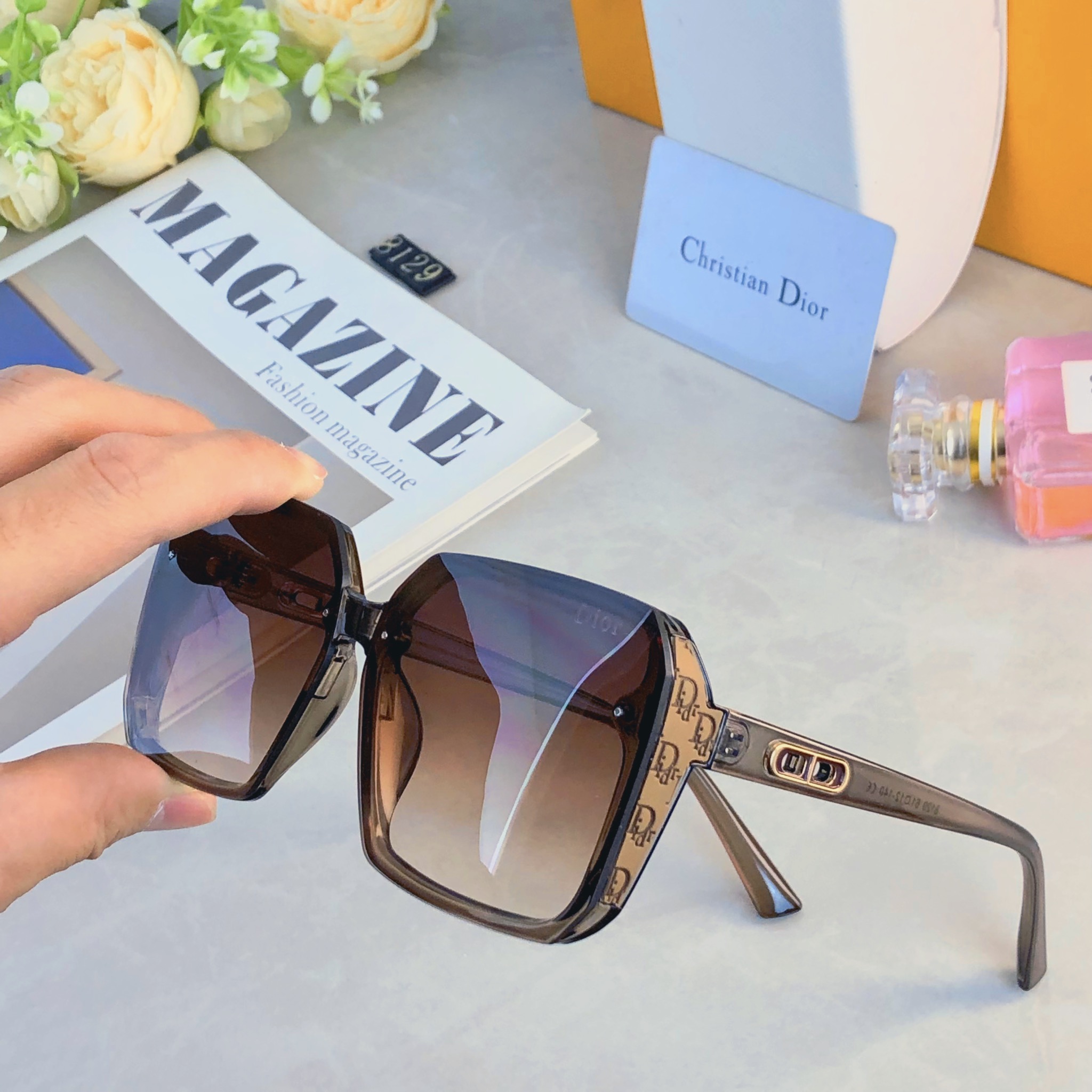 🔥🔥Dio*夏季新款经典时尚太阳眼镜个性防紫外线太阳镜女灰色墨镜