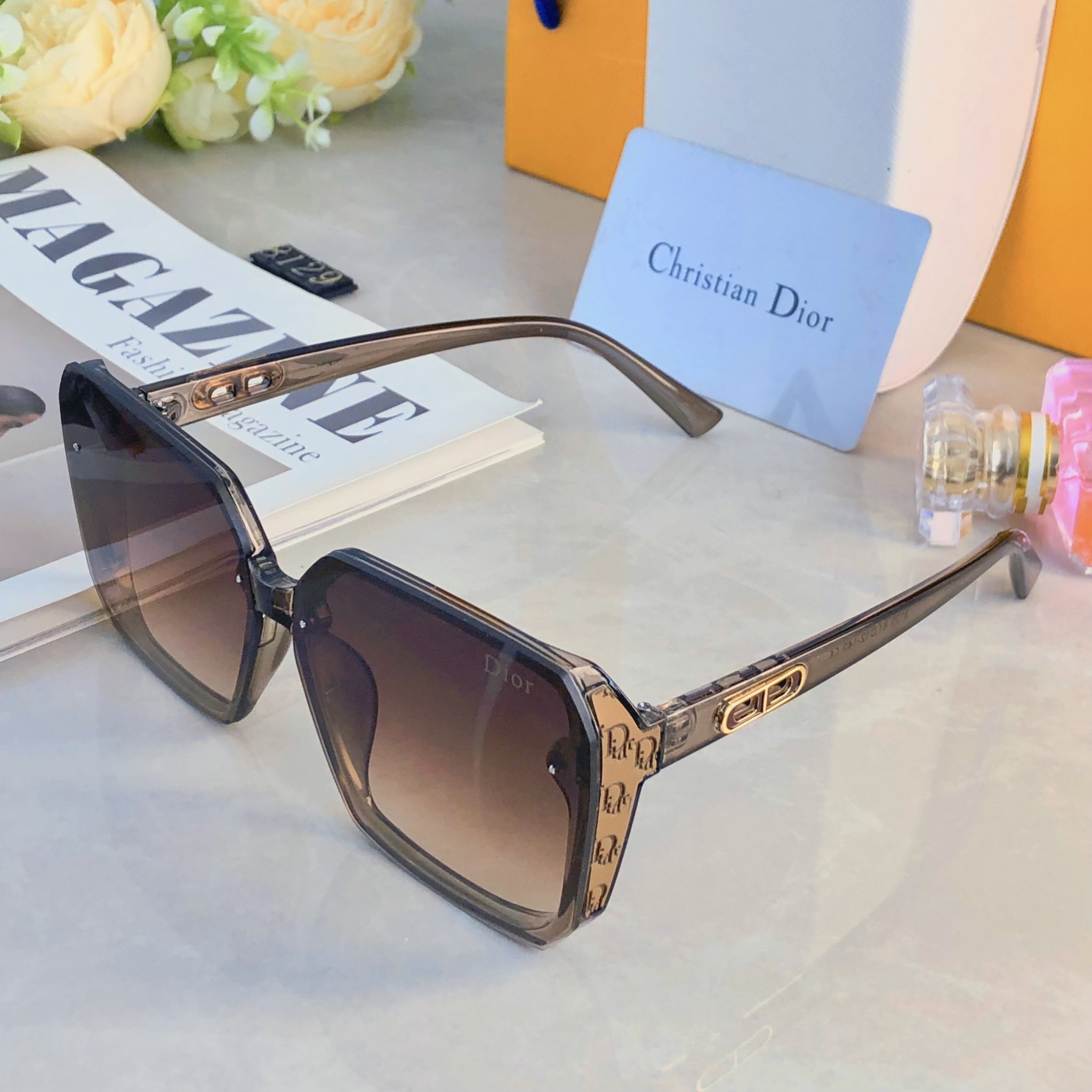 🔥🔥Dio*夏季新款经典时尚太阳眼镜个性防紫外线太阳镜女灰色墨镜