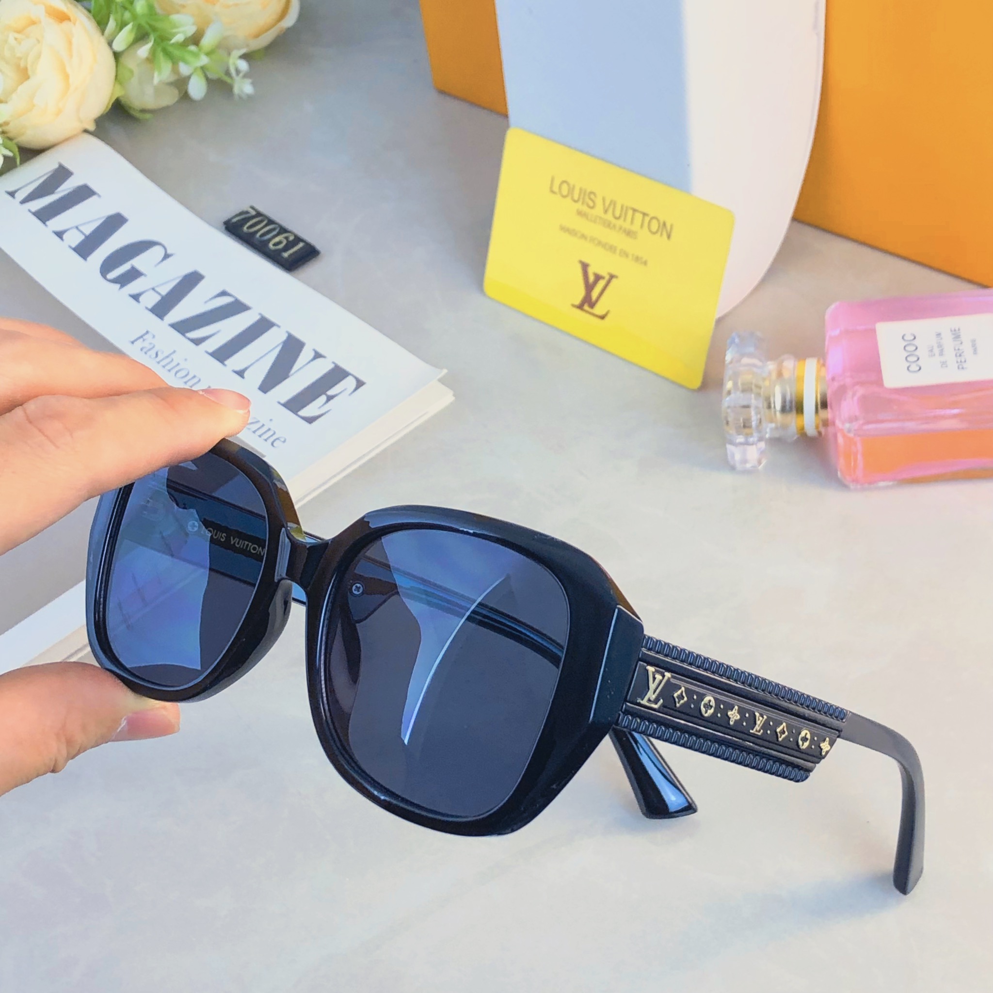 🔥🔥Louis vuitto*2026新款欧美风复古方形墨镜女网红凹造型拍照防紫外线