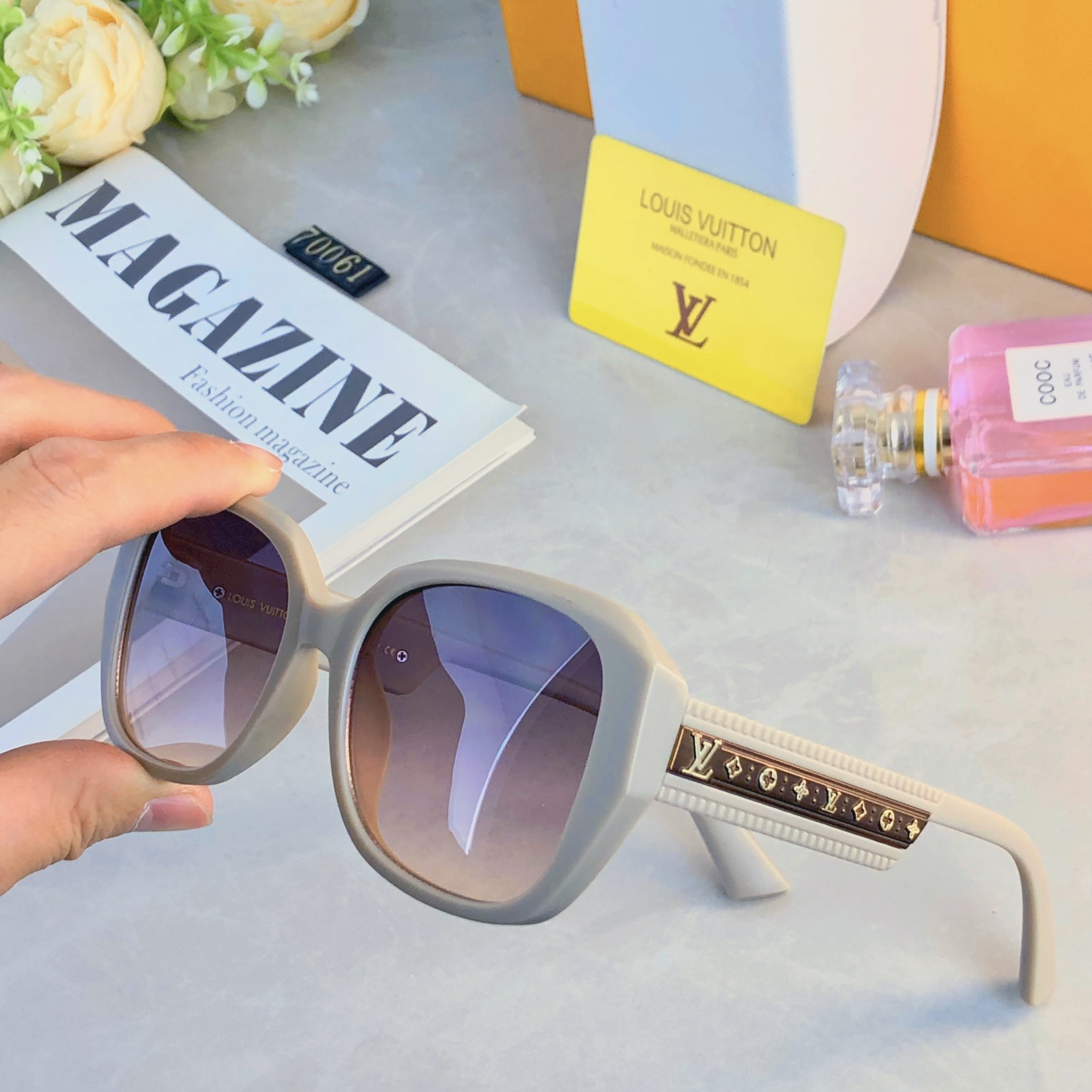 🔥🔥Louis vuitto*2026新款欧美风复古方形墨镜女网红凹造型拍照防紫外线