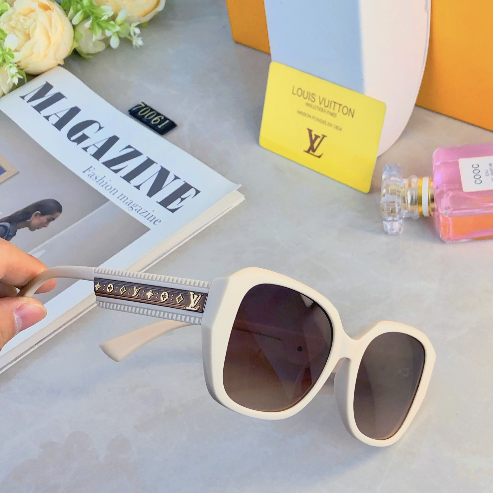 🔥🔥Louis vuitto*2026新款欧美风复古方形墨镜女网红凹造型拍照防紫外线