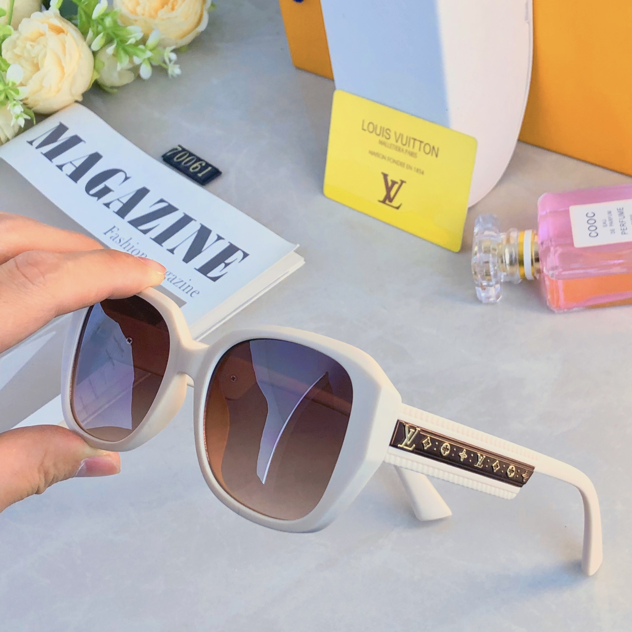 🔥🔥Louis vuitto*2026新款欧美风复古方形墨镜女网红凹造型拍照防紫外线