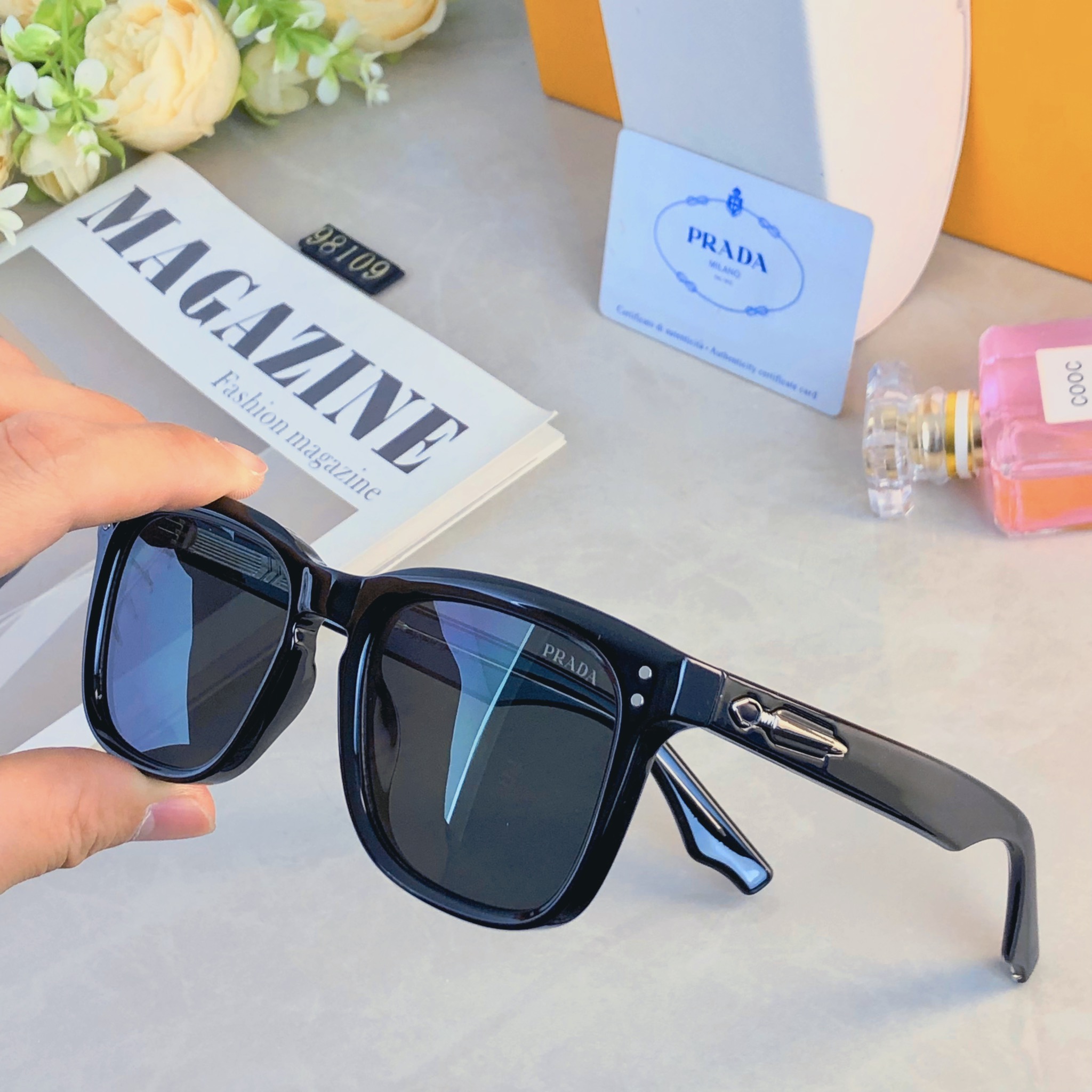 🔥🔥Prad*时尚情侣款高颜值太阳镜 户外驾驶钓鱼登山墨镜 遮阳防风护目