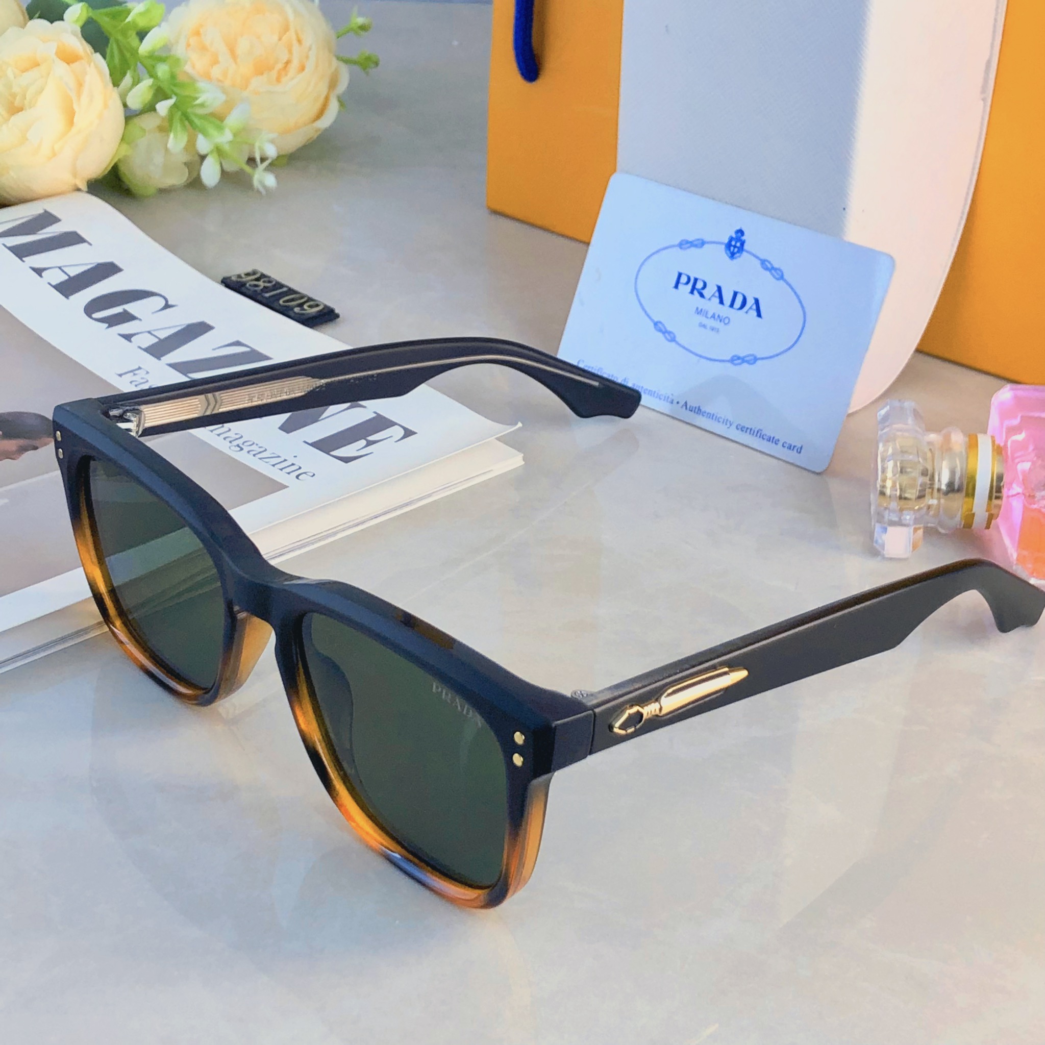 🔥🔥Prad*时尚情侣款高颜值太阳镜 户外驾驶钓鱼登山墨镜 遮阳防风护目
