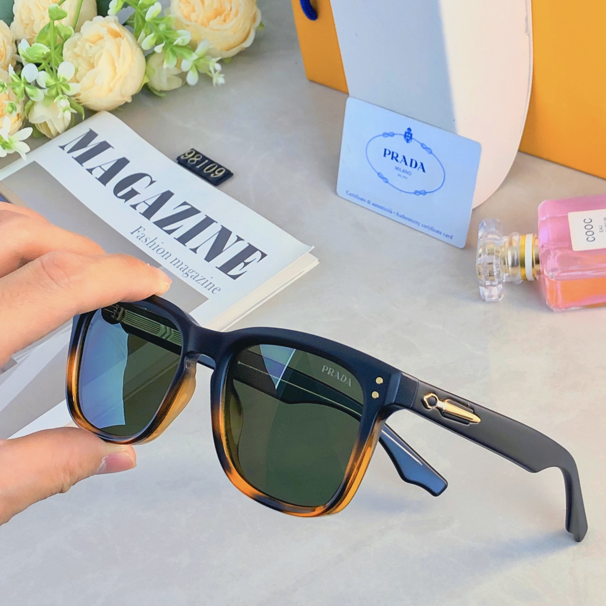 🔥🔥Prad*时尚情侣款高颜值太阳镜 户外驾驶钓鱼登山墨镜 遮阳防风护目