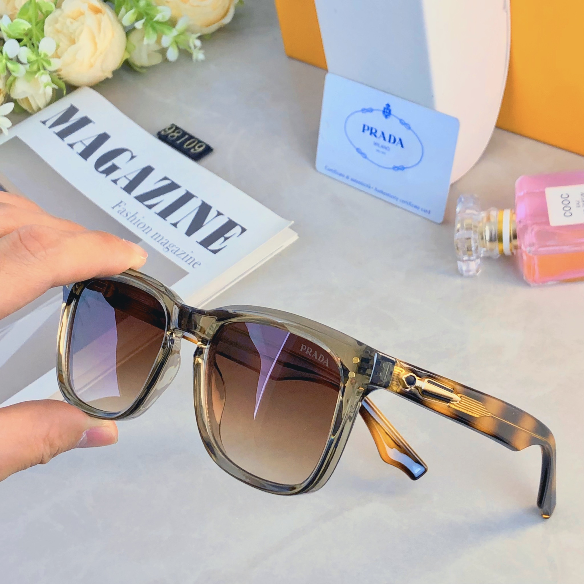 🔥🔥Prad*时尚情侣款高颜值太阳镜 户外驾驶钓鱼登山墨镜 遮阳防风护目