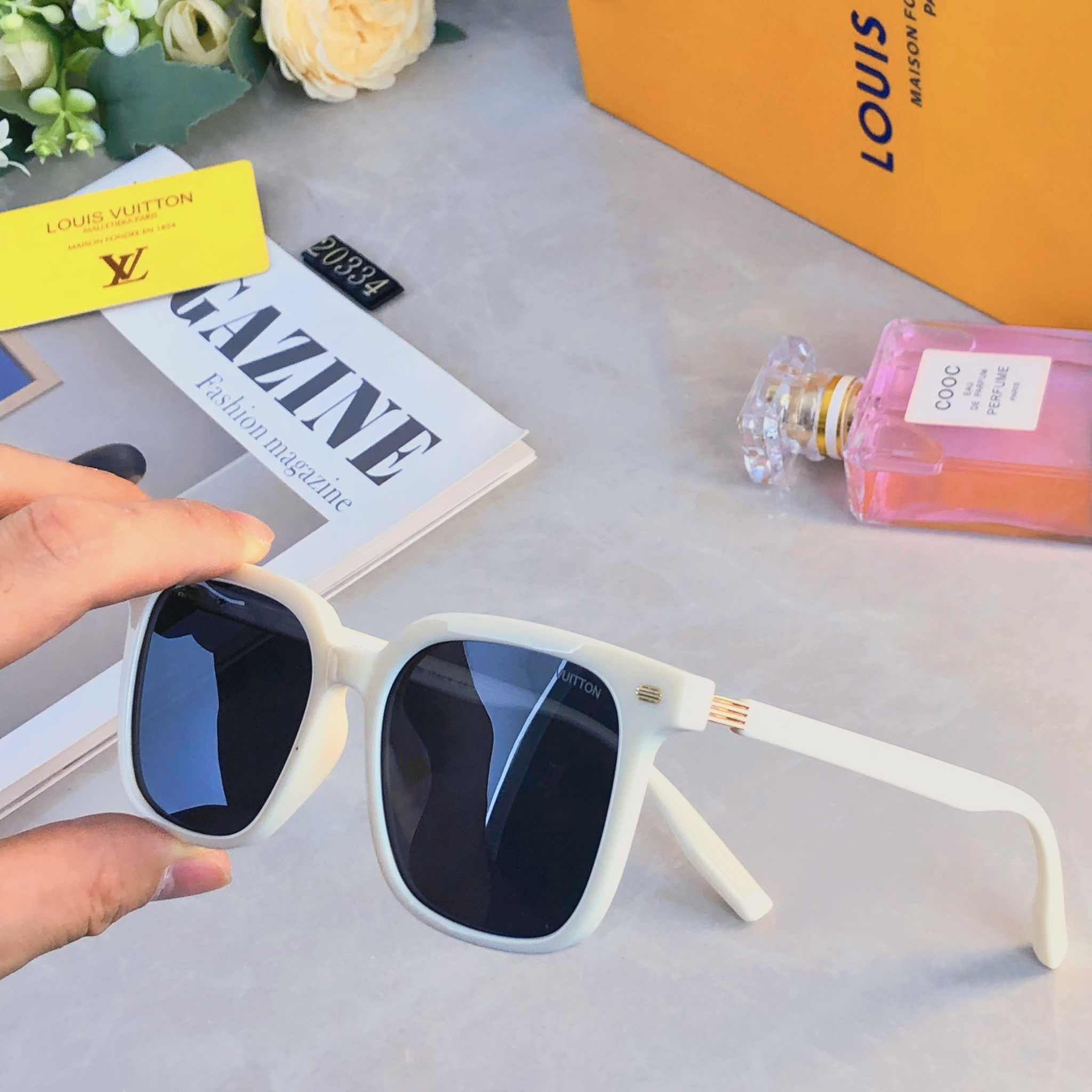 🔥🔥Louis vuitto*韩版方形大框复古黑色男士铆钉太阳镜百搭圆脸开车驾驶网红墨镜女