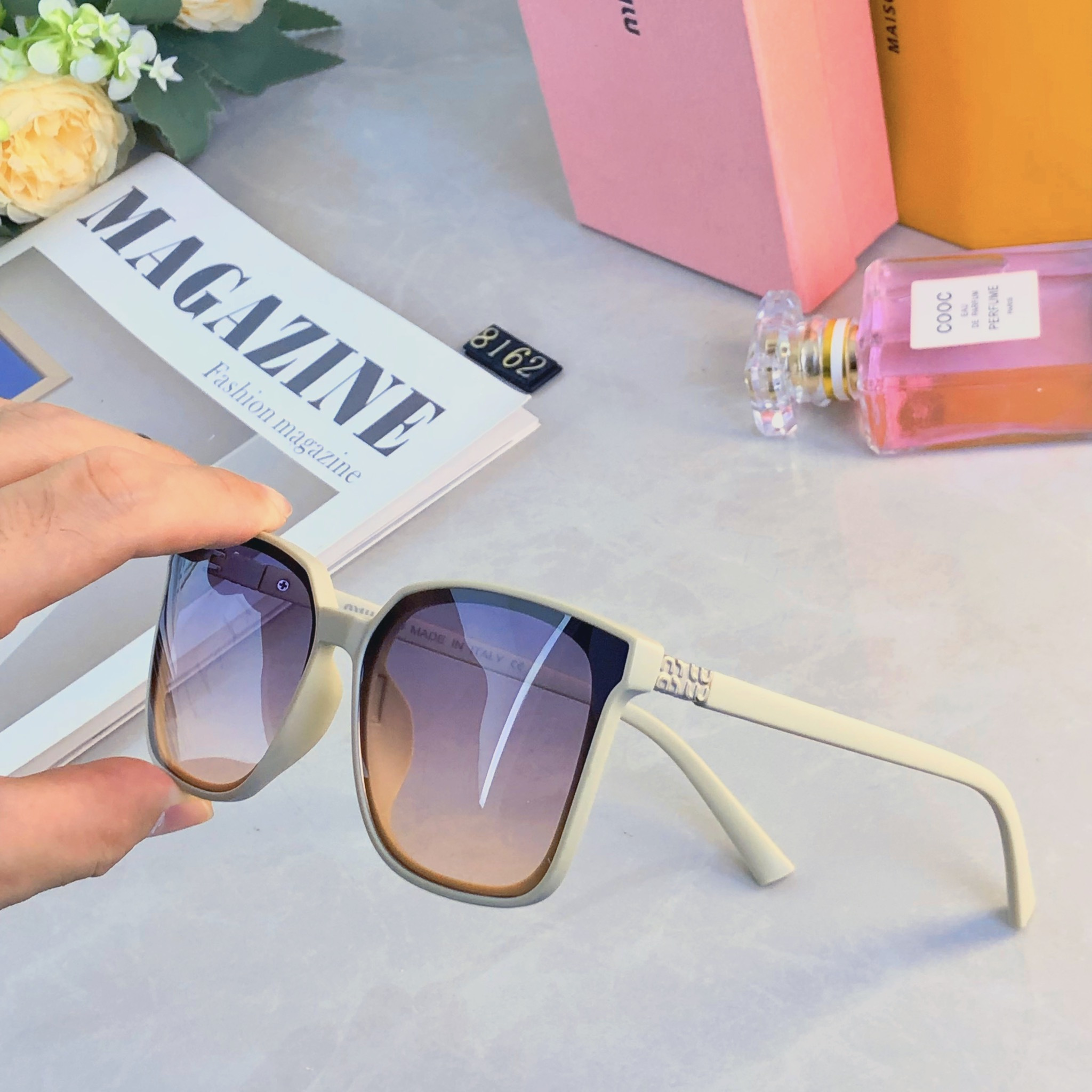 🔥🔥miumi*2026新款镜腿字母大框方形细框高级感太阳镜女时尚防紫外线墨镜