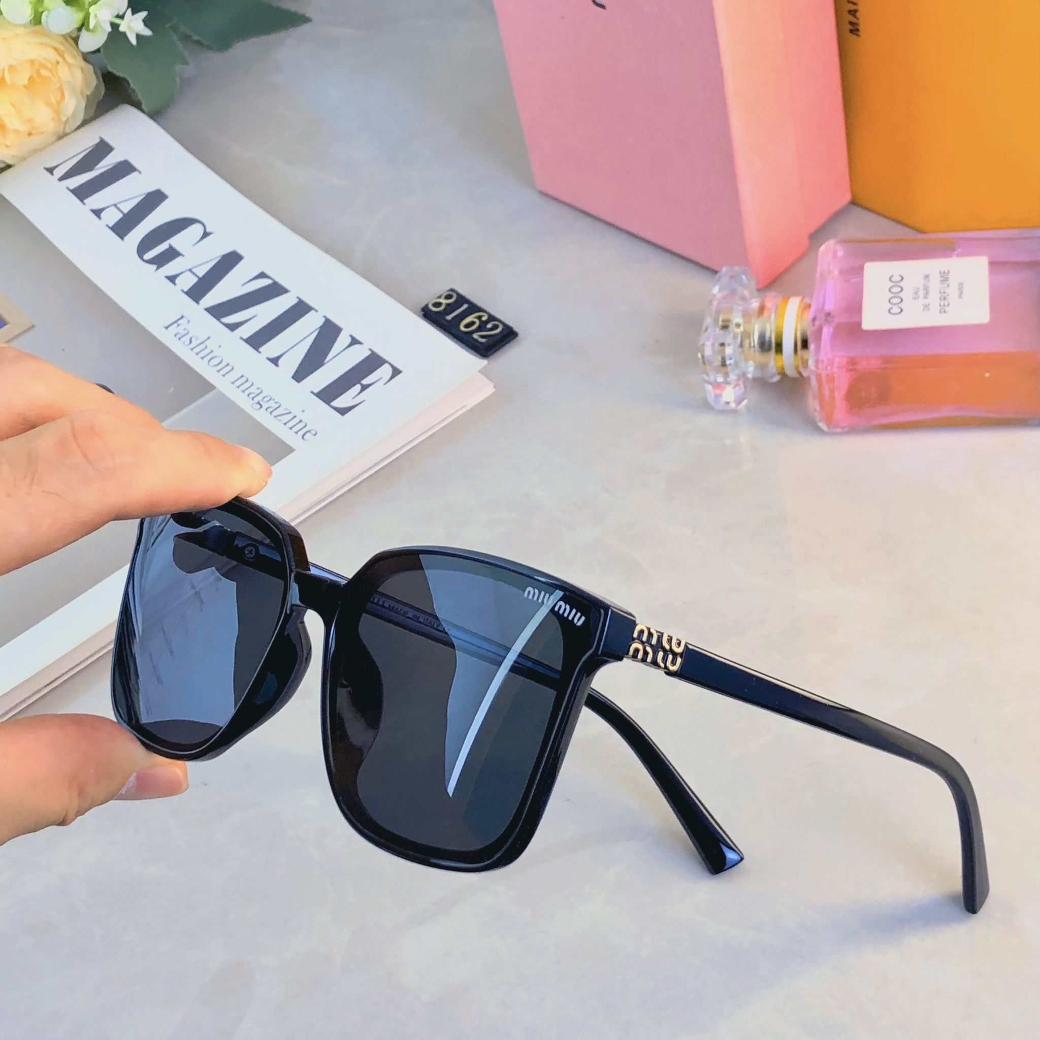 🔥🔥miumi*2026新款镜腿字母大框方形细框高级感太阳镜女时尚防紫外线墨镜