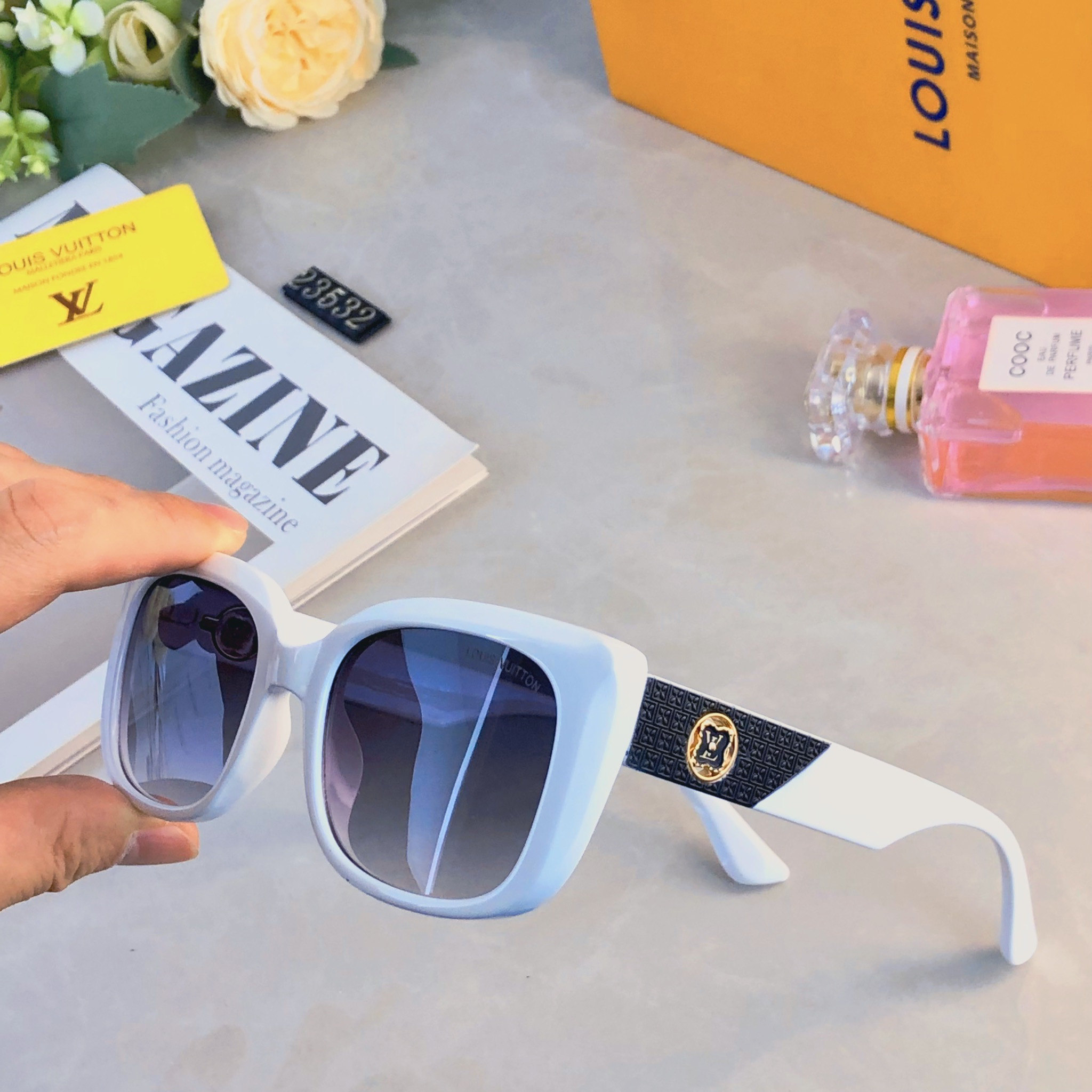 🔥🔥Louis vuitto*椭圆形猫眼显脸小墨镜女时尚高级感太阳镜遮阳防紫外线