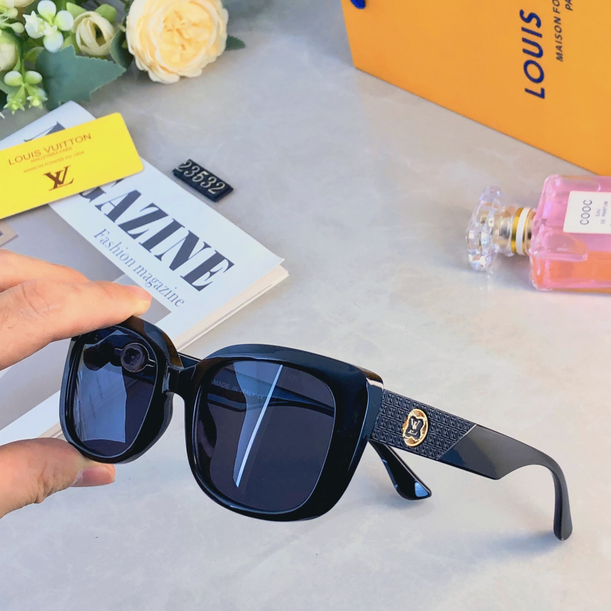 🔥🔥Louis vuitto*椭圆形猫眼显脸小墨镜女时尚高级感太阳镜遮阳防紫外线